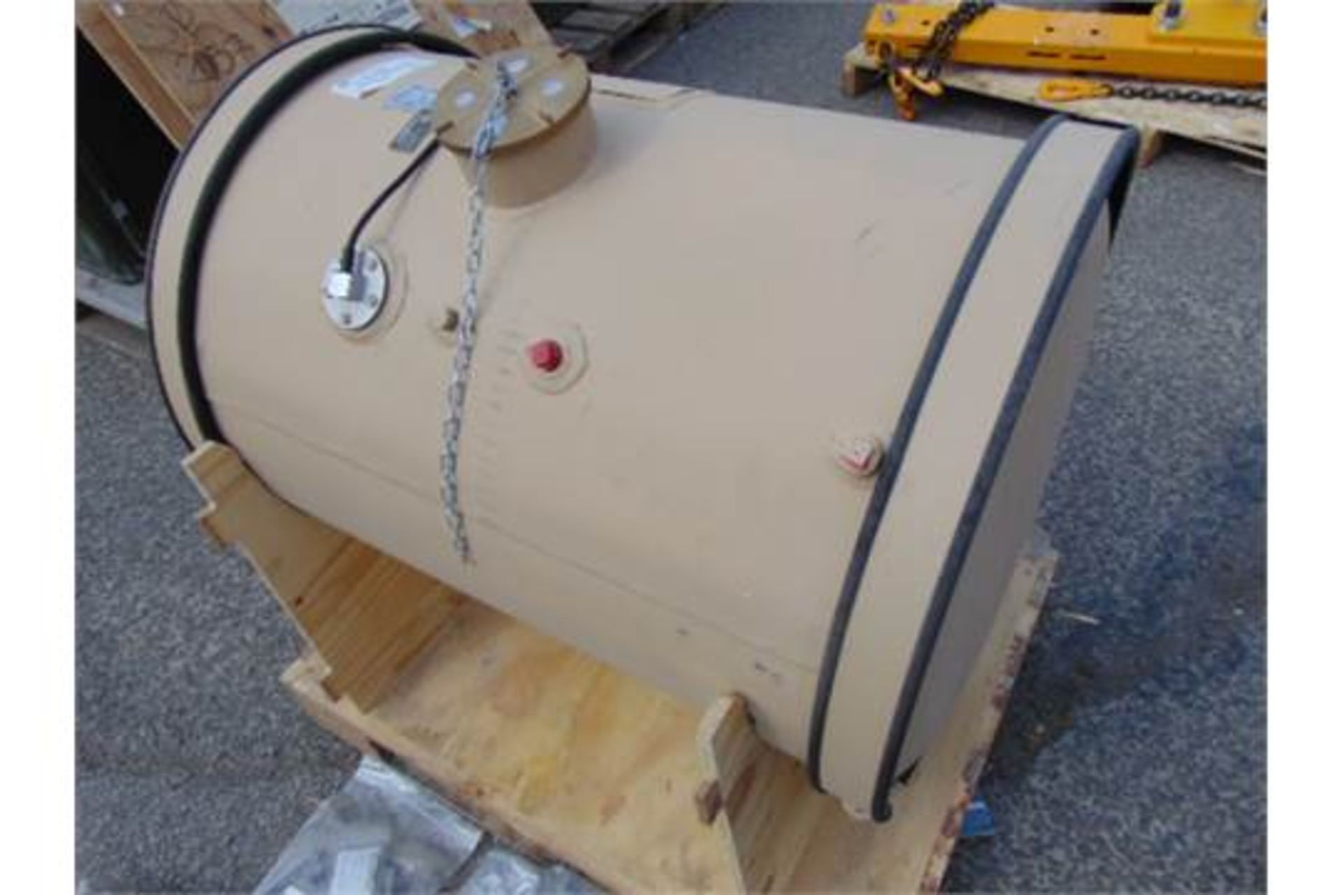 Unissued NP Aerospace Fuel Tank complete with installation kit - Bild 2 aus 13