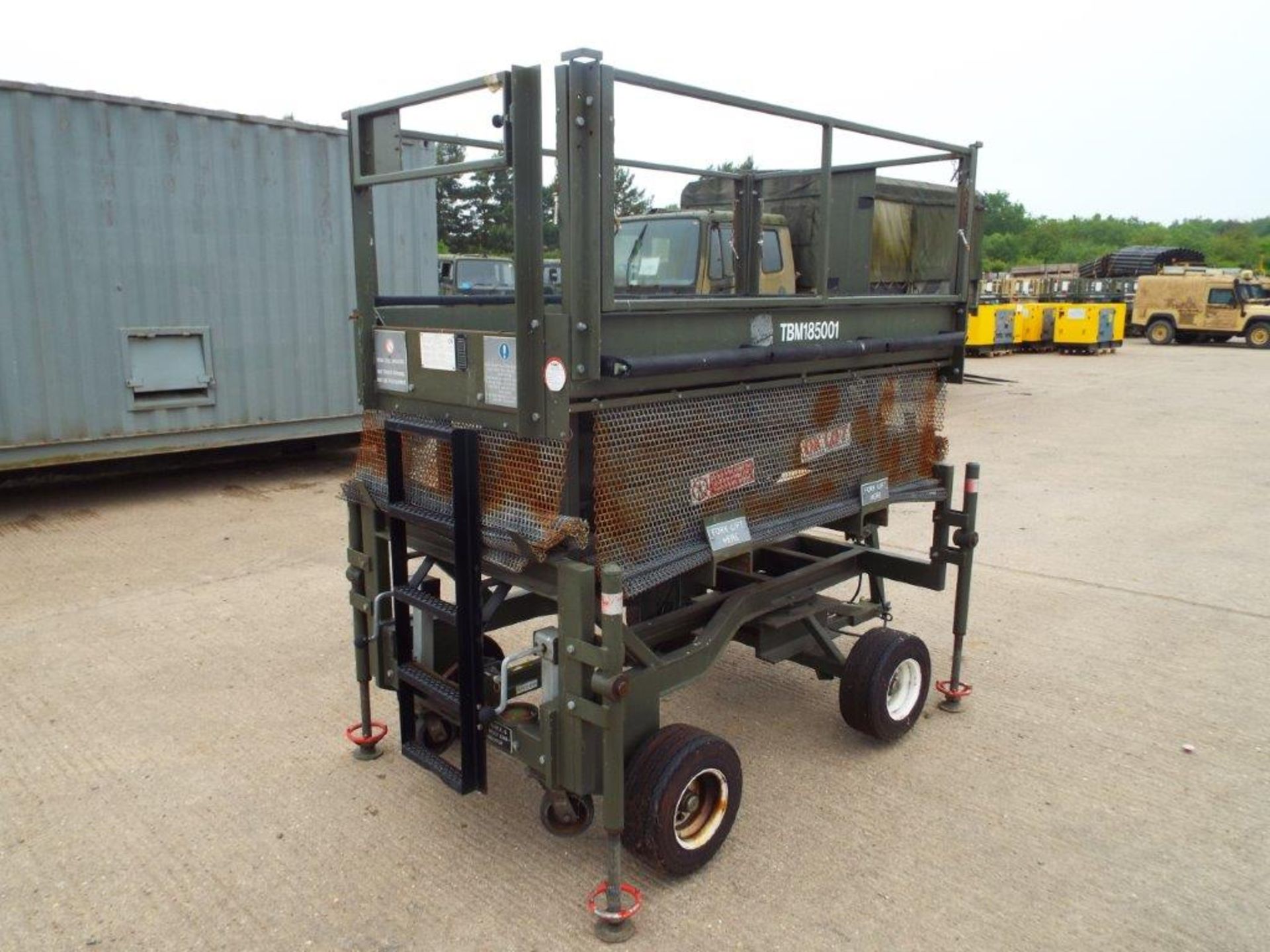 UK Lift 4m Mobile Hydraulic Work Platform - Image 5 of 17