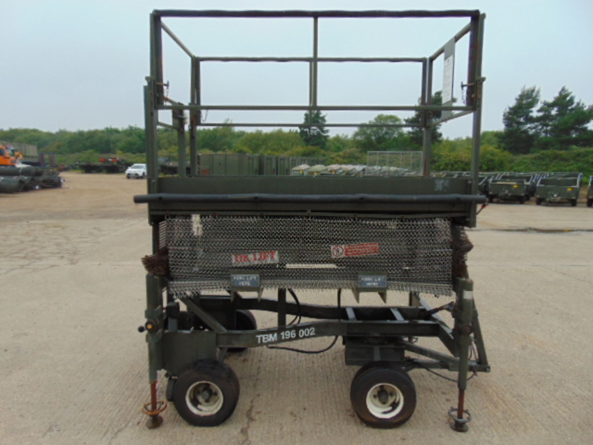 UK Lift 4m Mobile Hydraulic Work Platform - Image 2 of 15