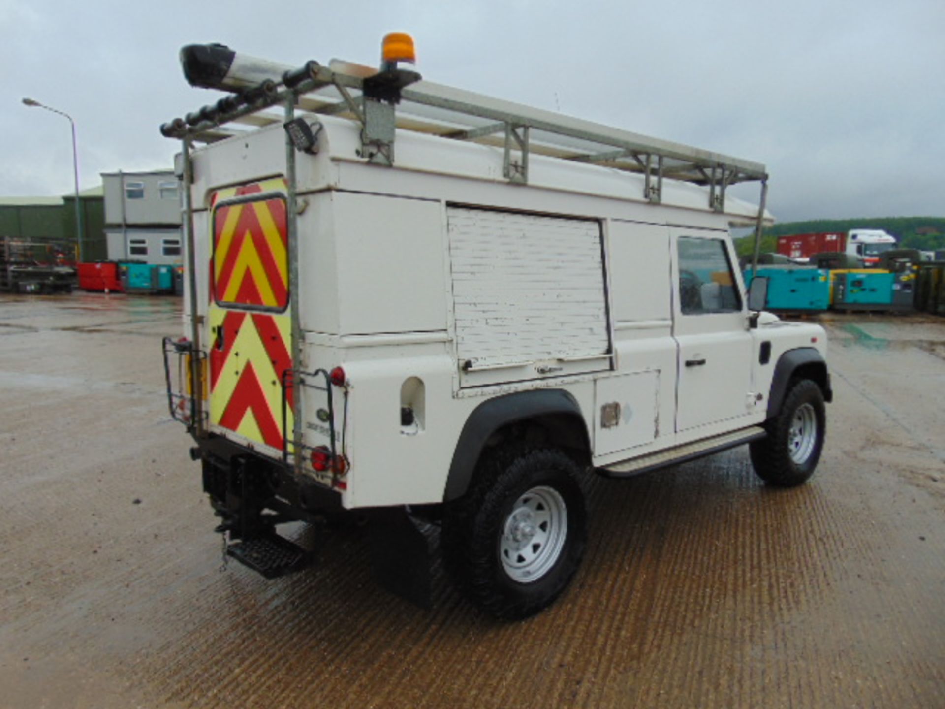 Land Rover Defender 110 Puma Hardtop 4x4 Special Utility (Mobile Workshop) complete with Winch - Image 7 of 29