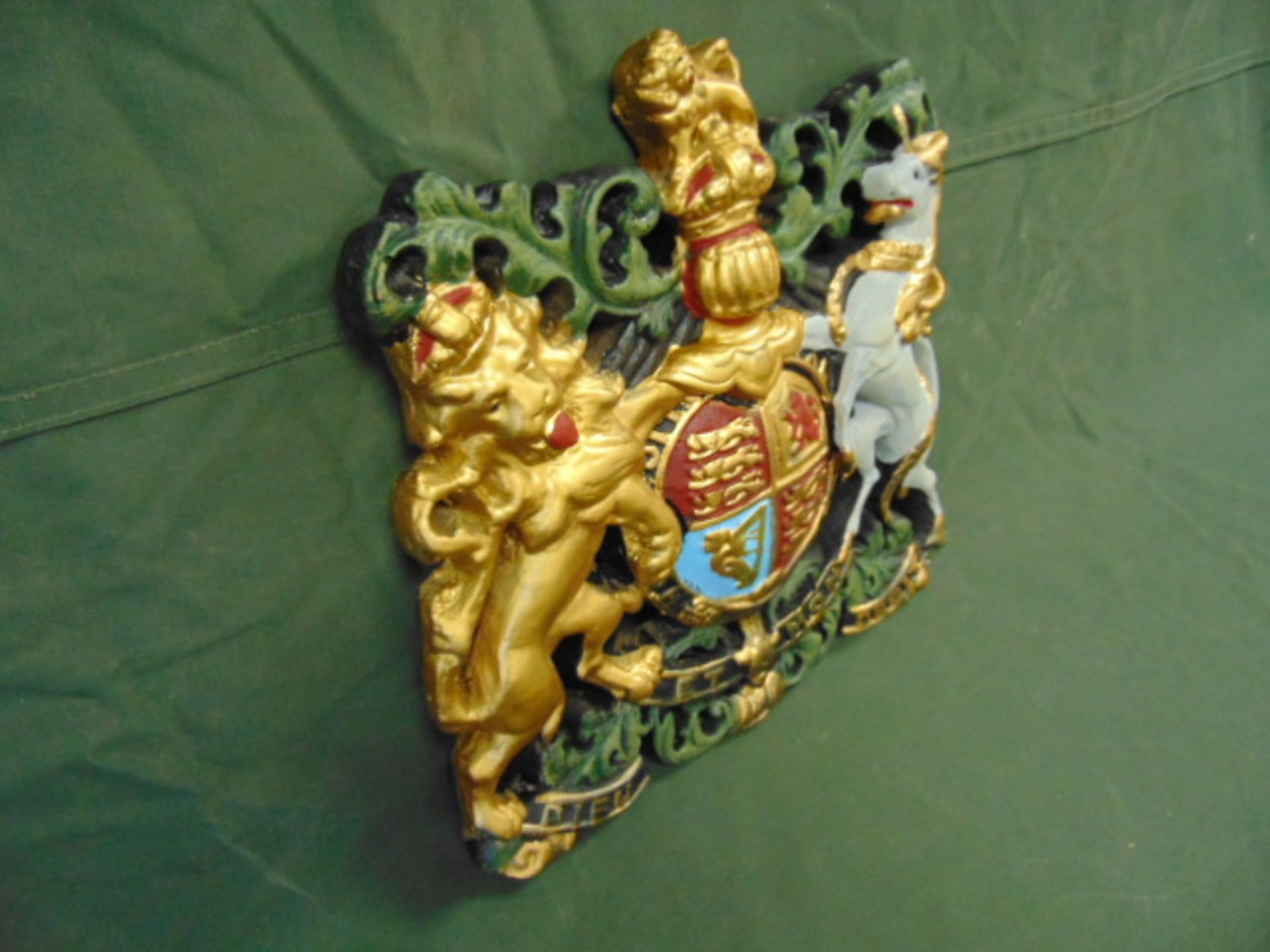 Hand Painted Medium Royal Crest - Image 3 of 3