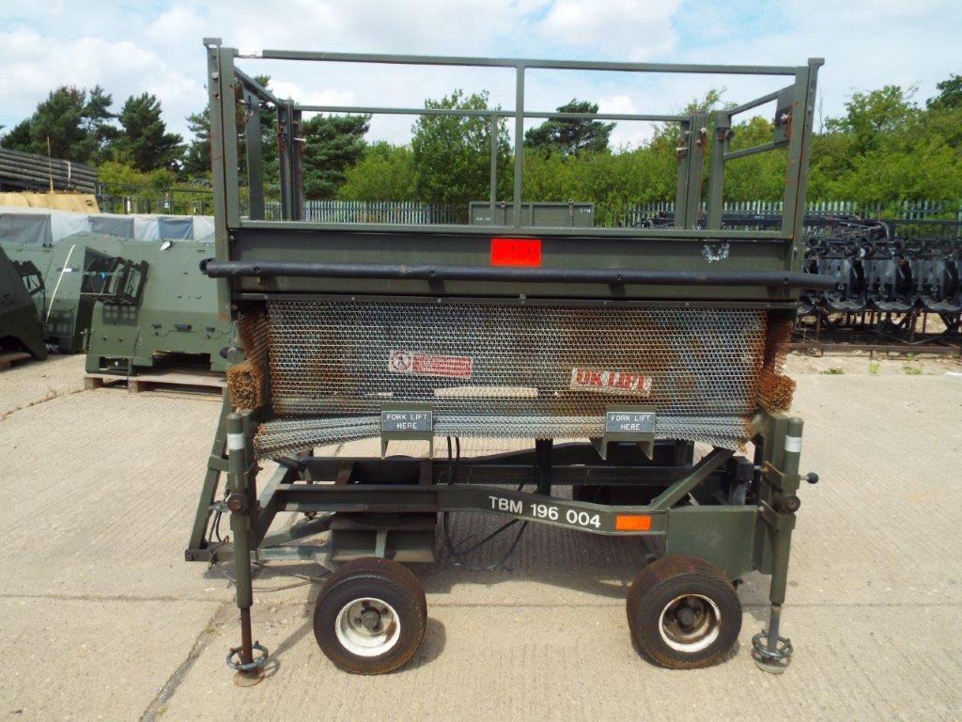 UK Lift 4m Mobile Hydraulic Work Platform - Image 3 of 14