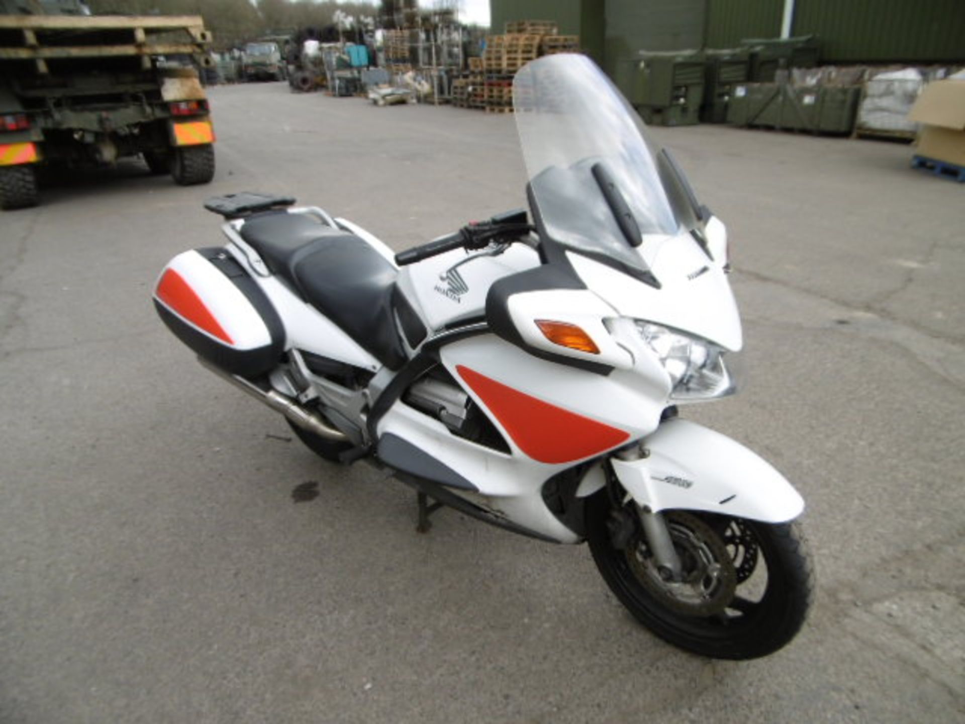 Honda ST1300A - Image 3 of 13