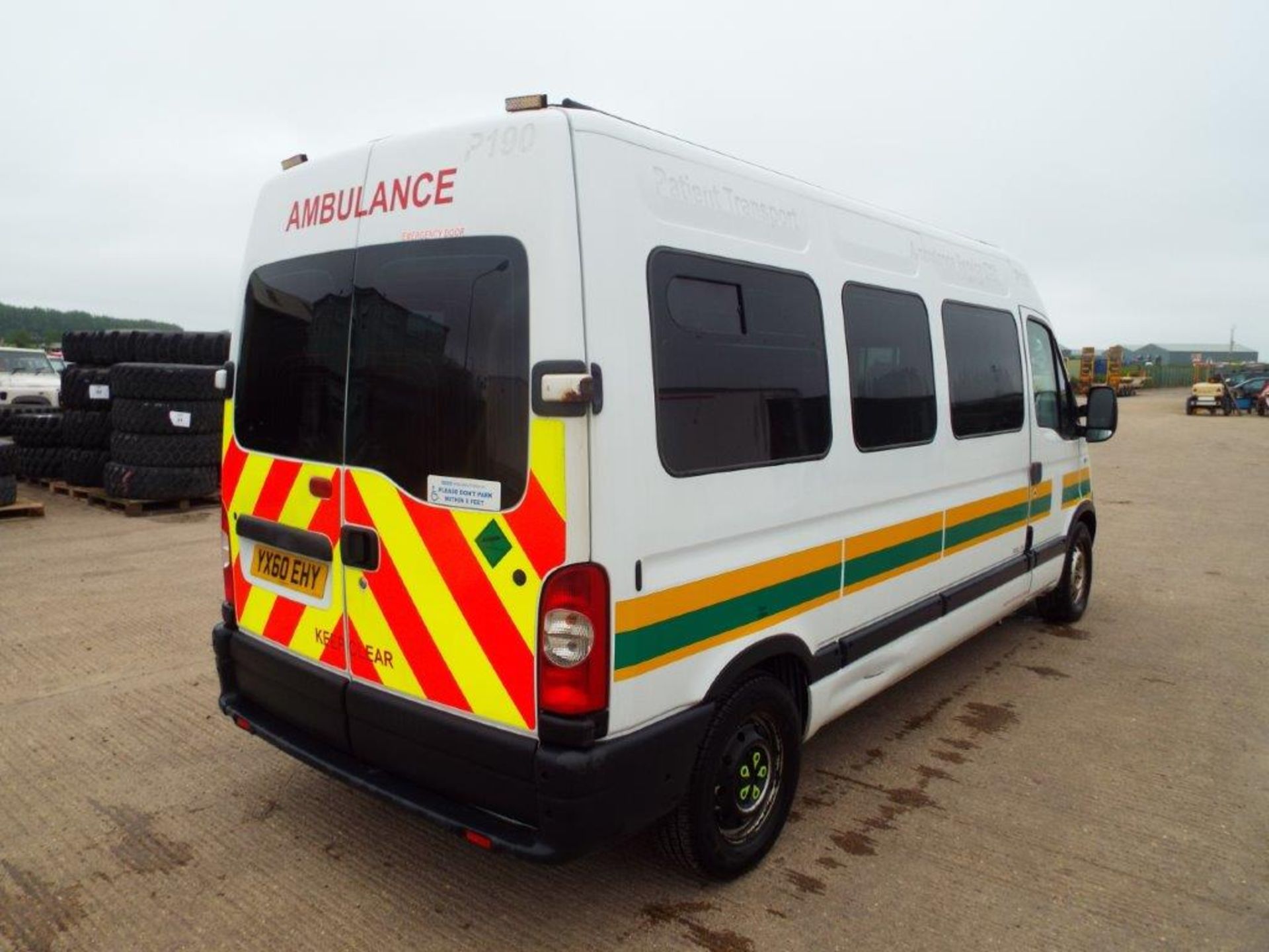 Renault Master 2.5 DCI Patient Transfer Bus with Ricon 350KG Tail Lift - Image 7 of 29