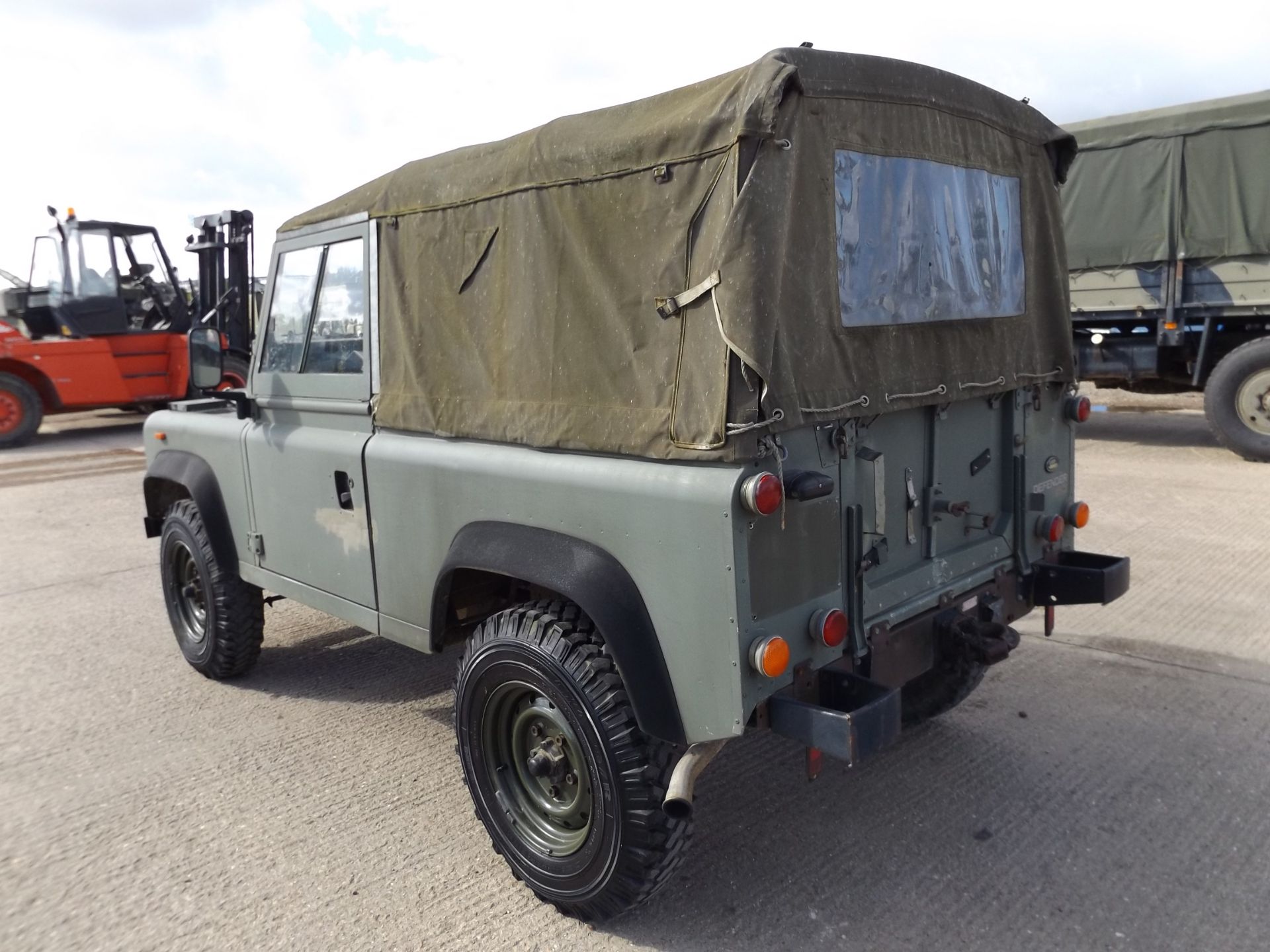 Land Rover Defender 90 Soft Top - Image 6 of 17