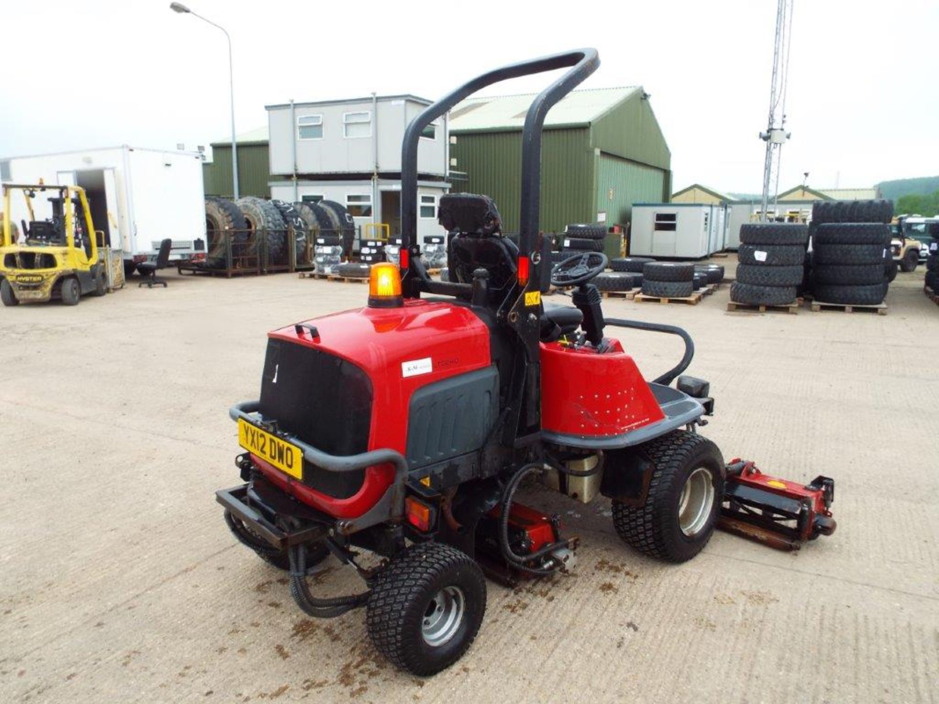 Toro LT340 4WD Triple Gang Ride on Mower - Image 7 of 27