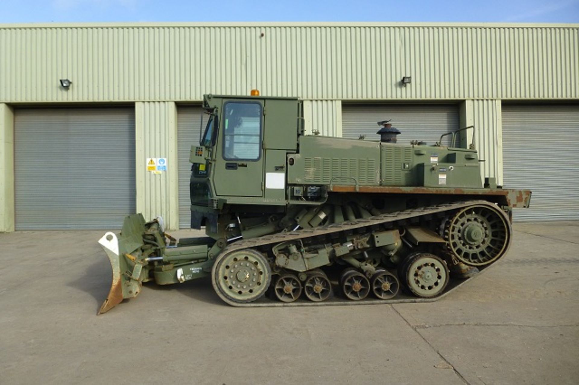 Caterpillar D.E.U.C.E. Deployable Universal Combat Earthmover - Image 6 of 19