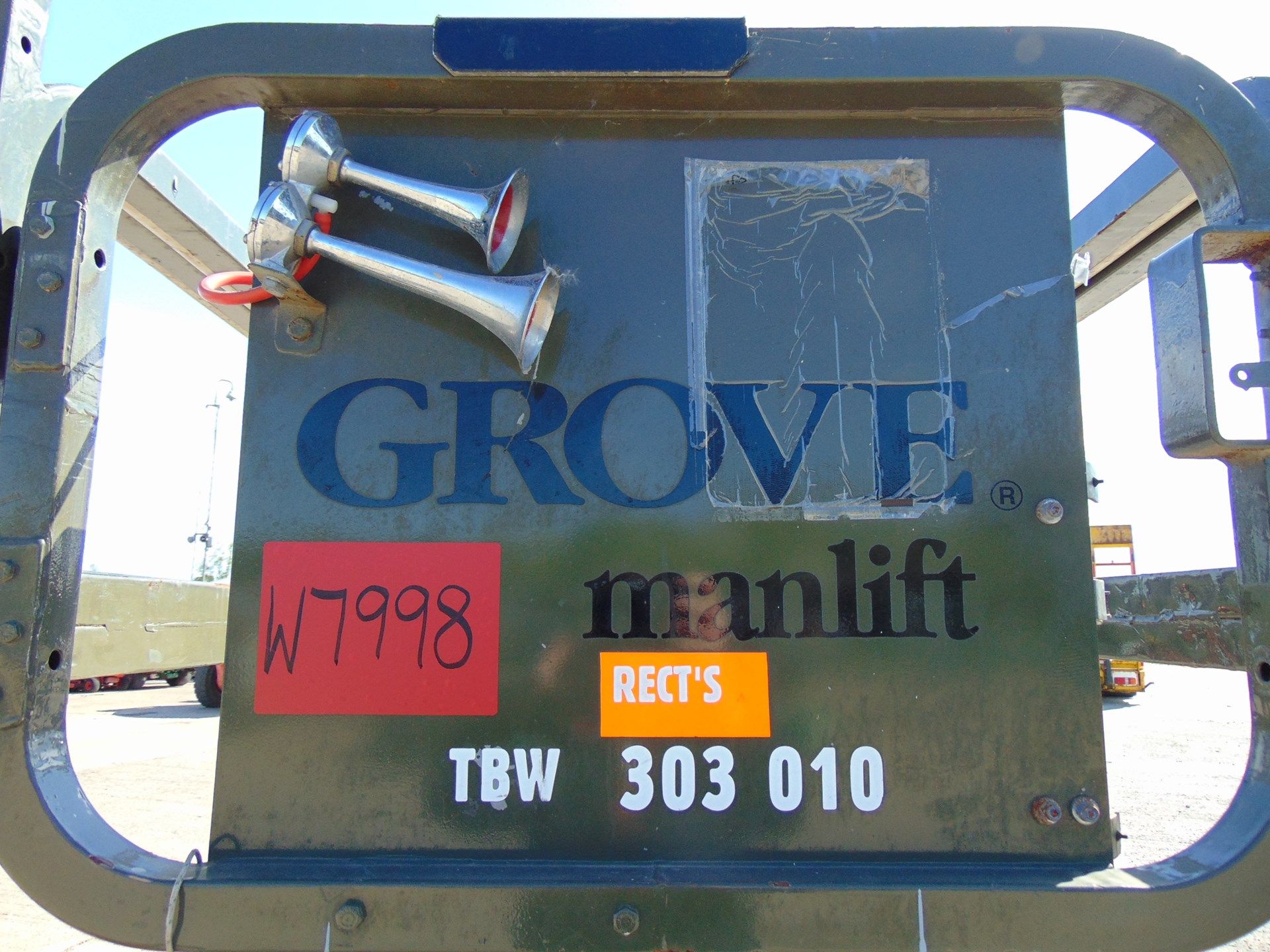 Grove 2646BE Self Propelled Aerial Work Platform - Image 21 of 22