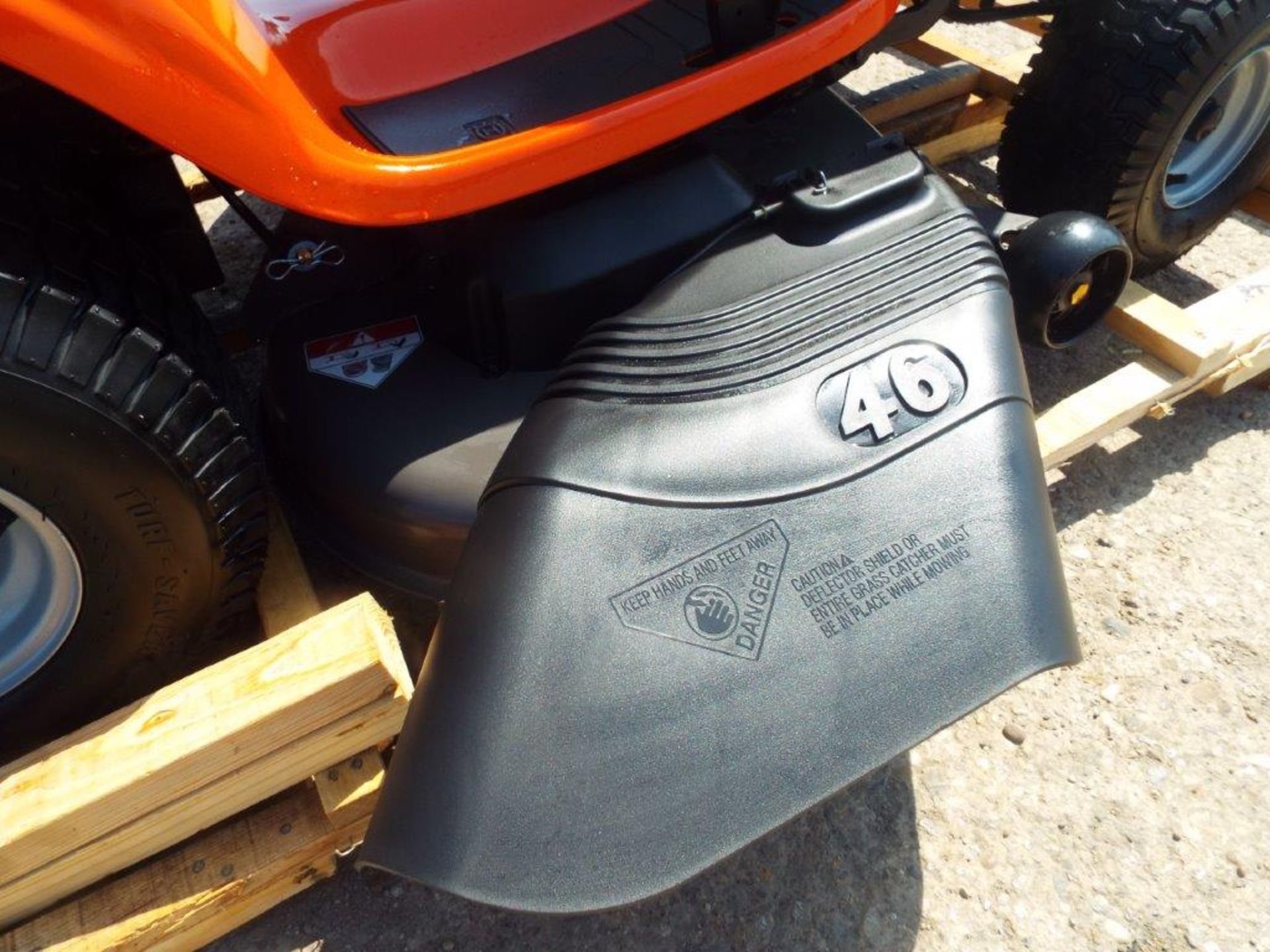 Husqvarna YTA22V46 22-HP V-twin Automatic 46-in Ride On Lawn Tractor - Image 15 of 26