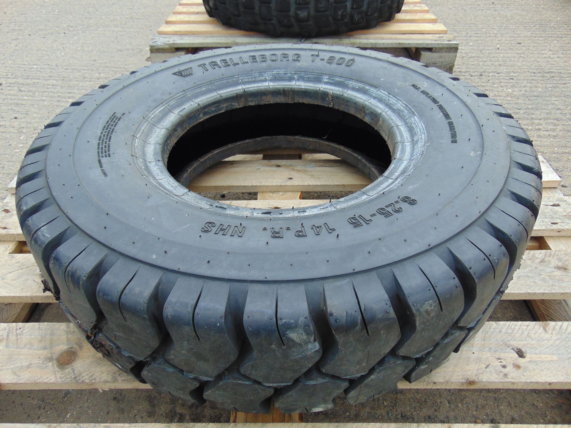 1 x Trellborg T-800 8.25-15 Tyre