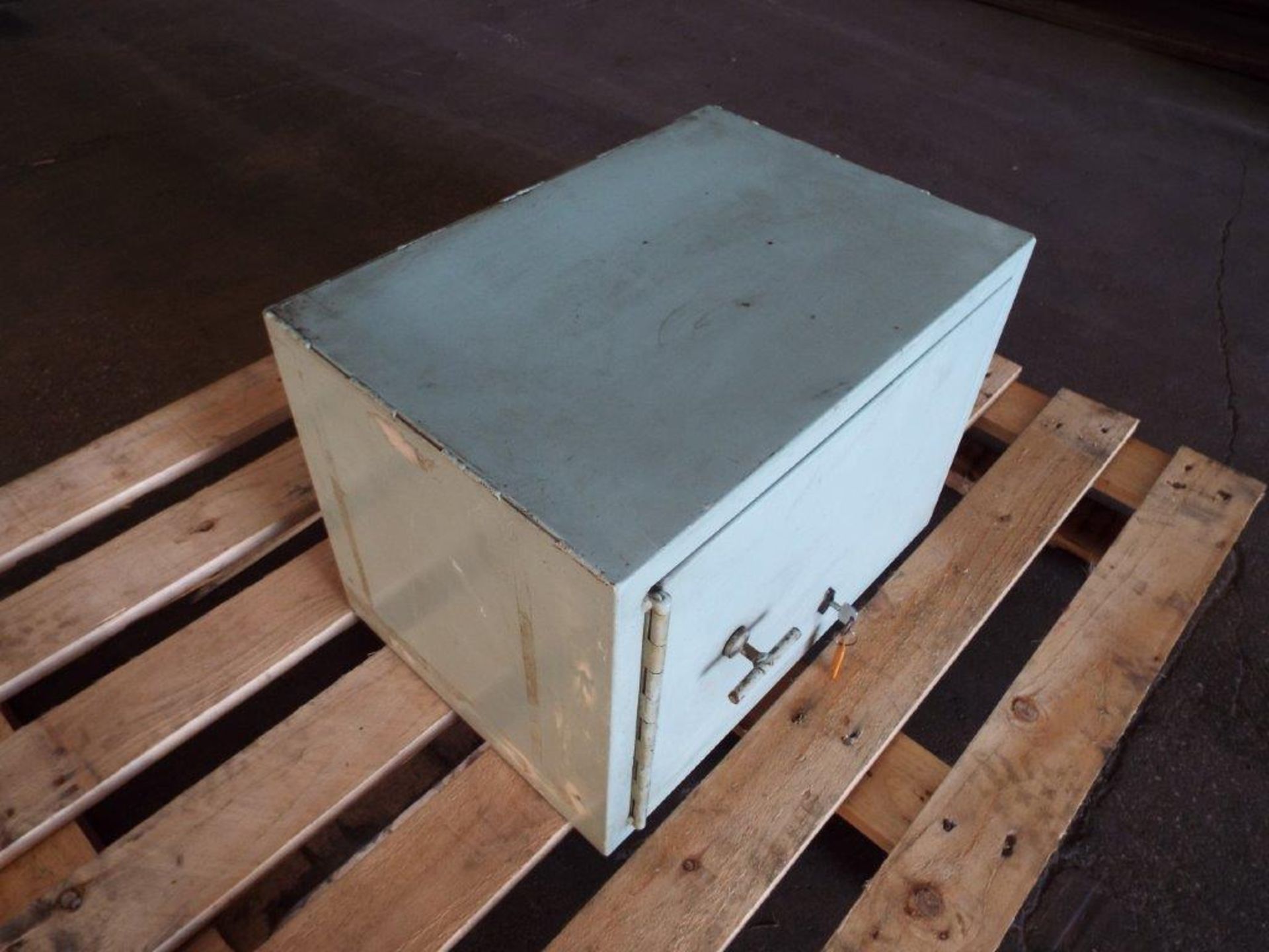 Lockable Safe Box - Image 2 of 7