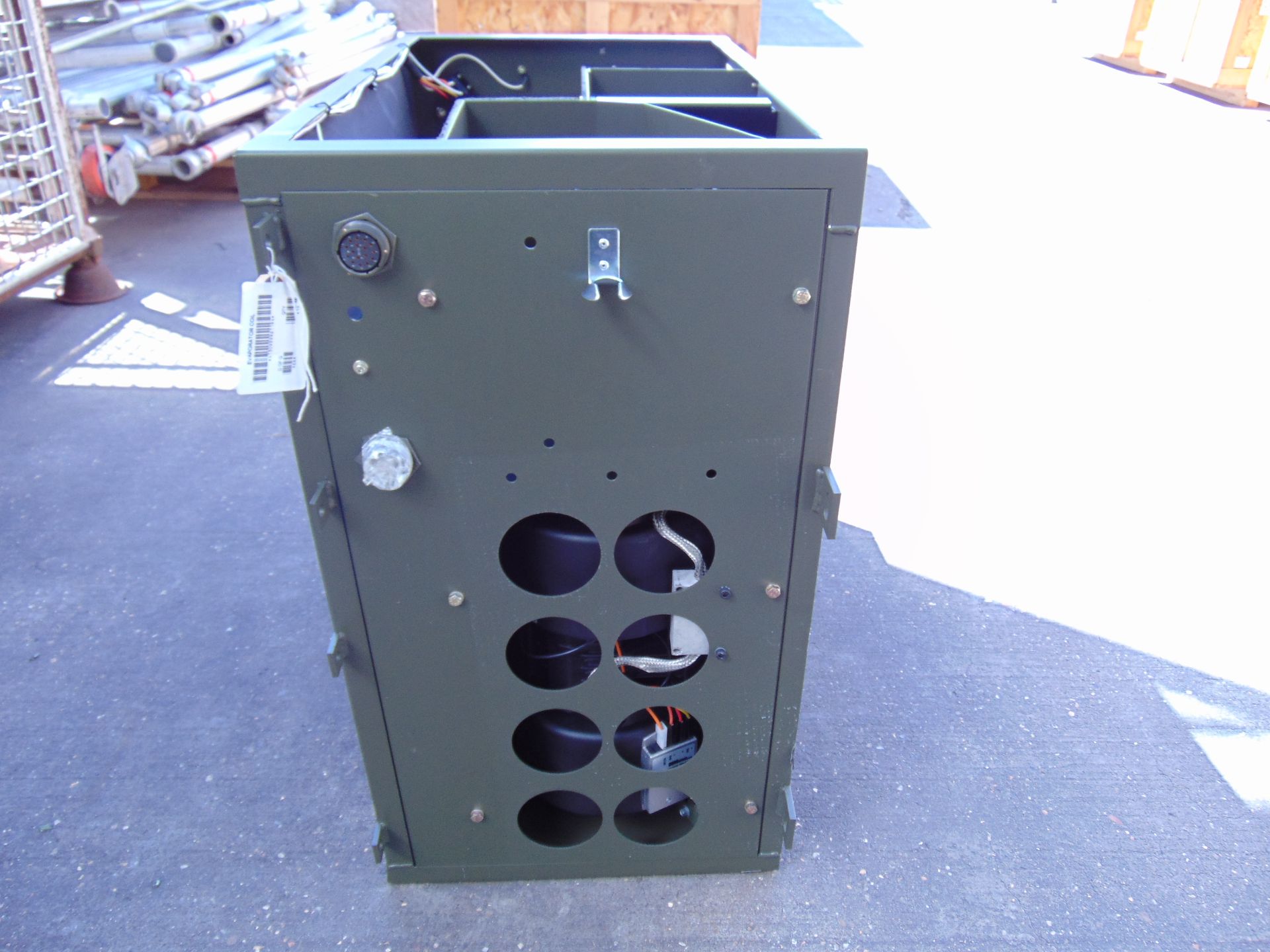 8 x Vehicle Mounted Air/Water Cooling Unit P/no FV2279846 - Image 4 of 12