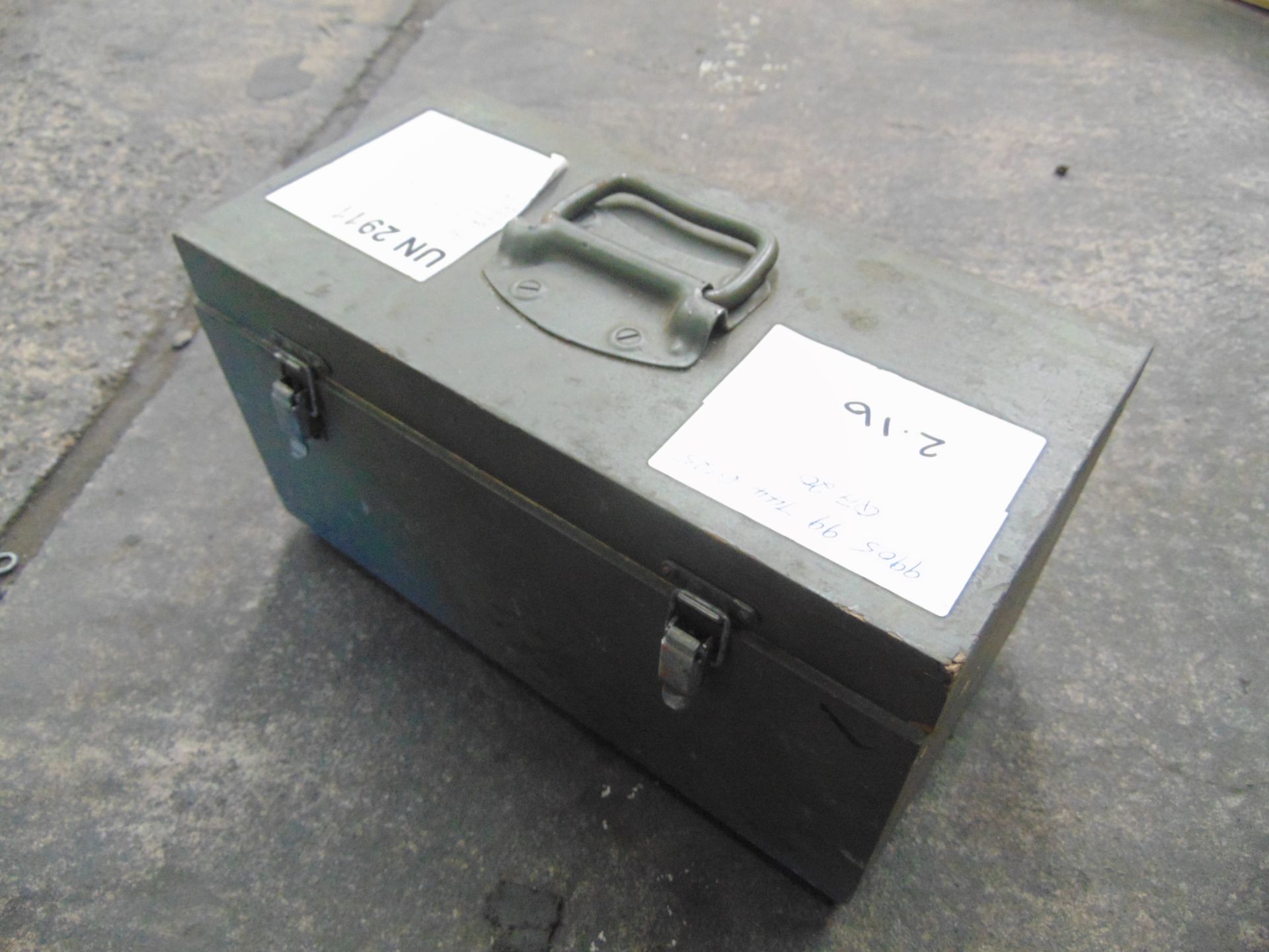 20 x Very Rare British Army Glow In The Dark Green Route Markers in Wooden Transit Case - Image 6 of 7