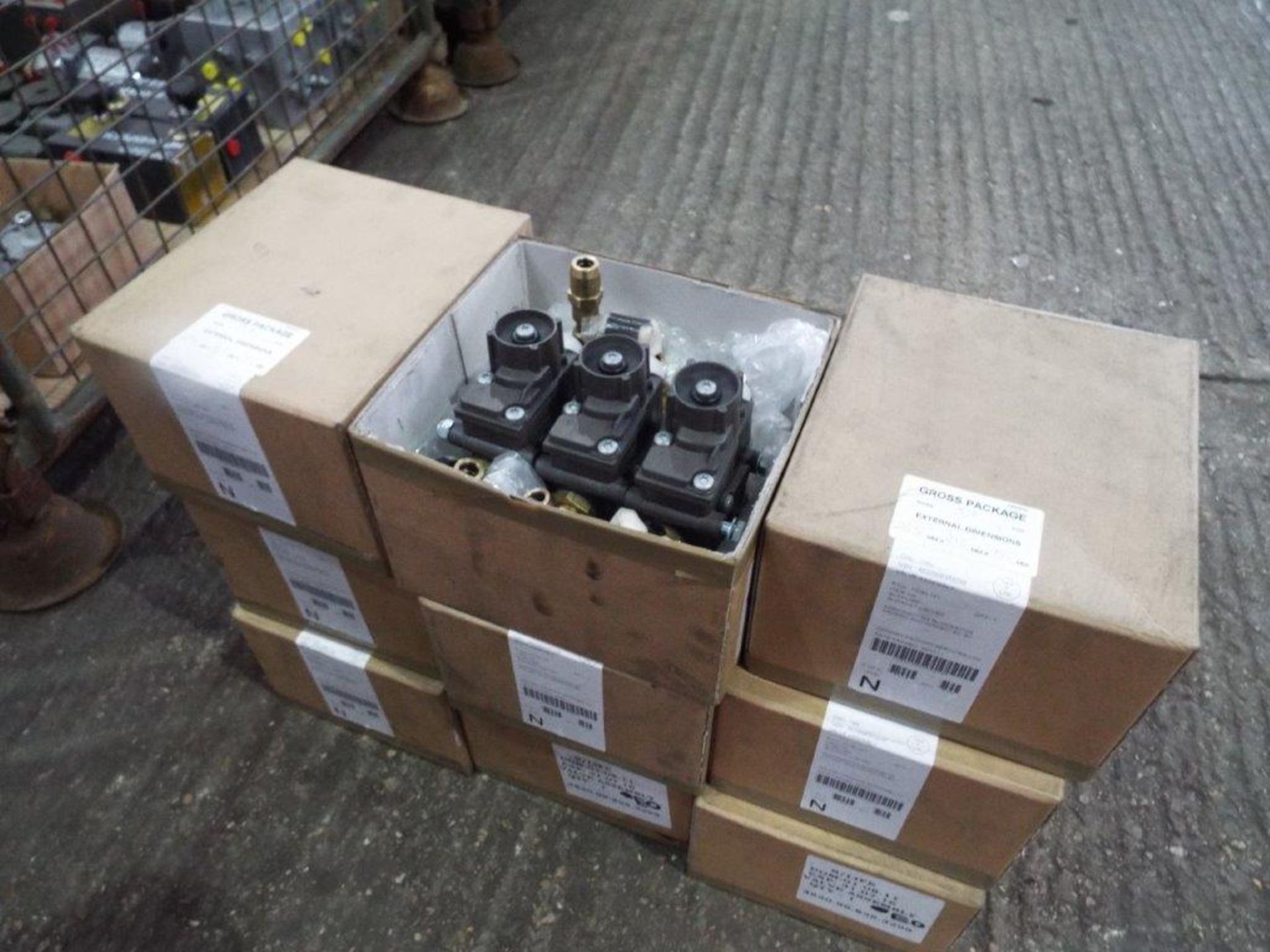 9 x Knorr Bremse / Supacat Hydraulic Valve Blocks P/No 70-30-161