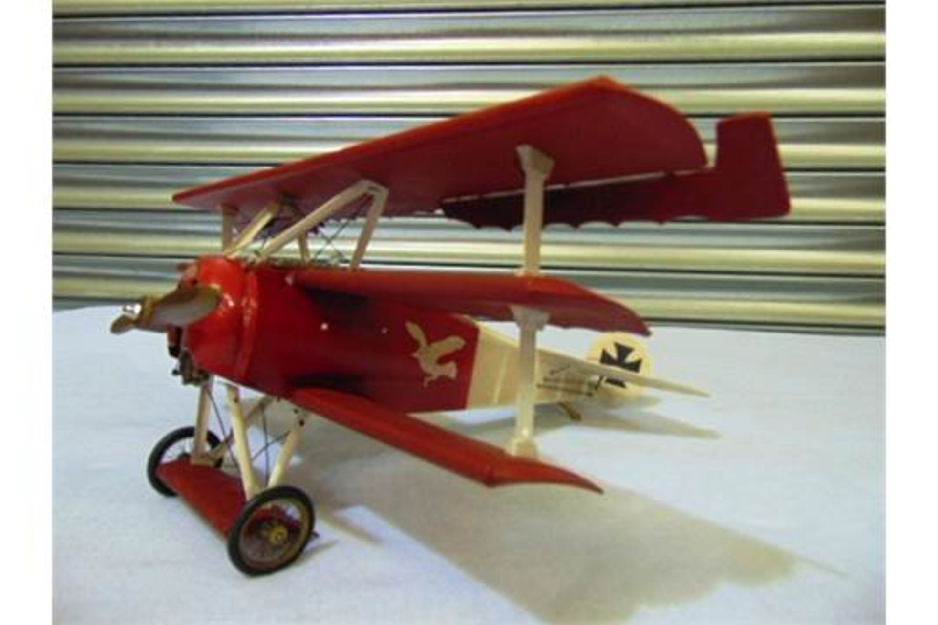 Legendary Red Baron's Fokker Triplane Detailed Model - Bild 2 aus 8