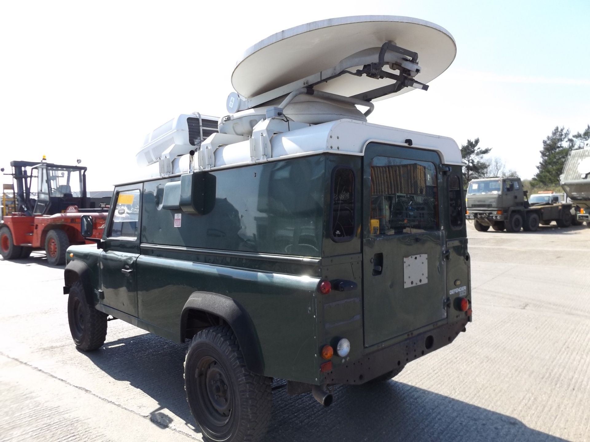 SATCOM/Communications Land Rover Defender 110 TD5 - Image 6 of 22