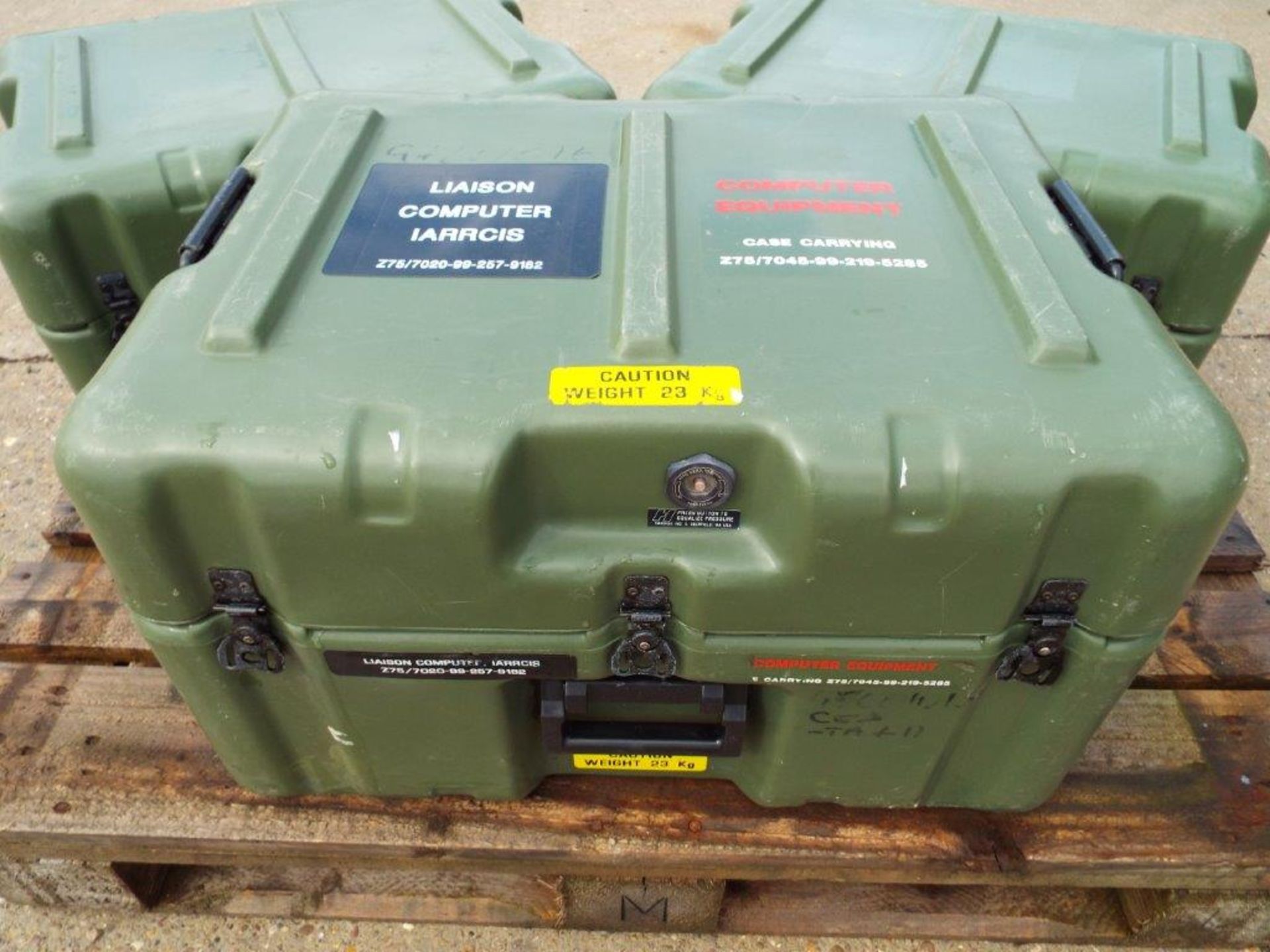 3 x Heavy Duty Military Stacking Transit / Storage Cases - Image 3 of 12