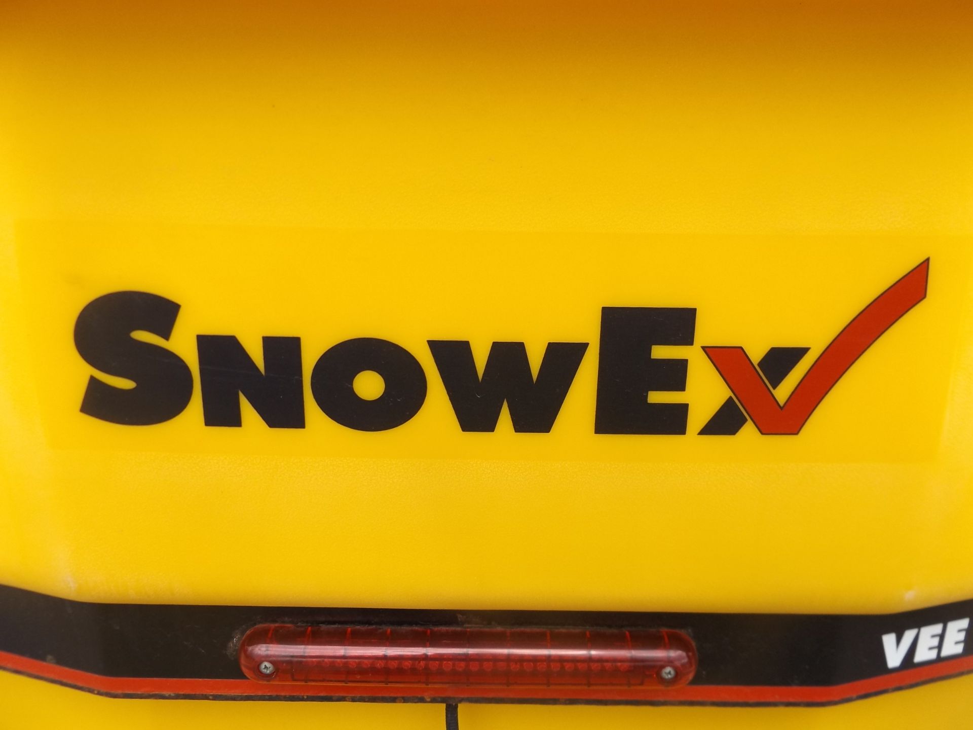 Snow Ex Vee Pro 6000 Salt Spreader - Image 4 of 6