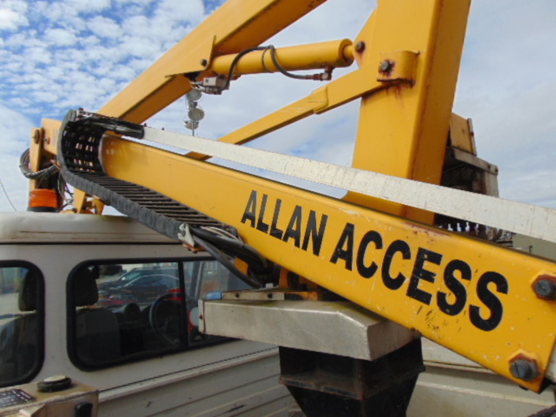 Land Rover 110 2.4TDCi Defender Fitted with V130 13 Metre Platform Access Hoist - Image 11 of 23