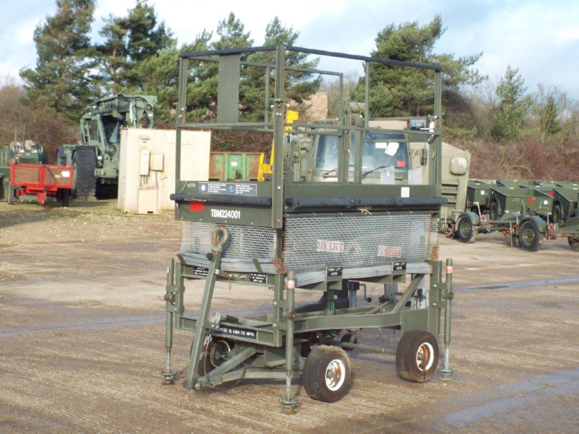 UK Lift 4m Mobile Hydraulic Work Platform