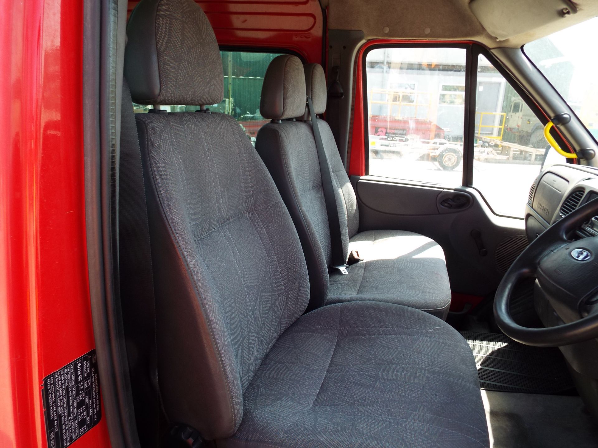 Ford Transit 9 Seat Minibus - Bild 12 aus 18