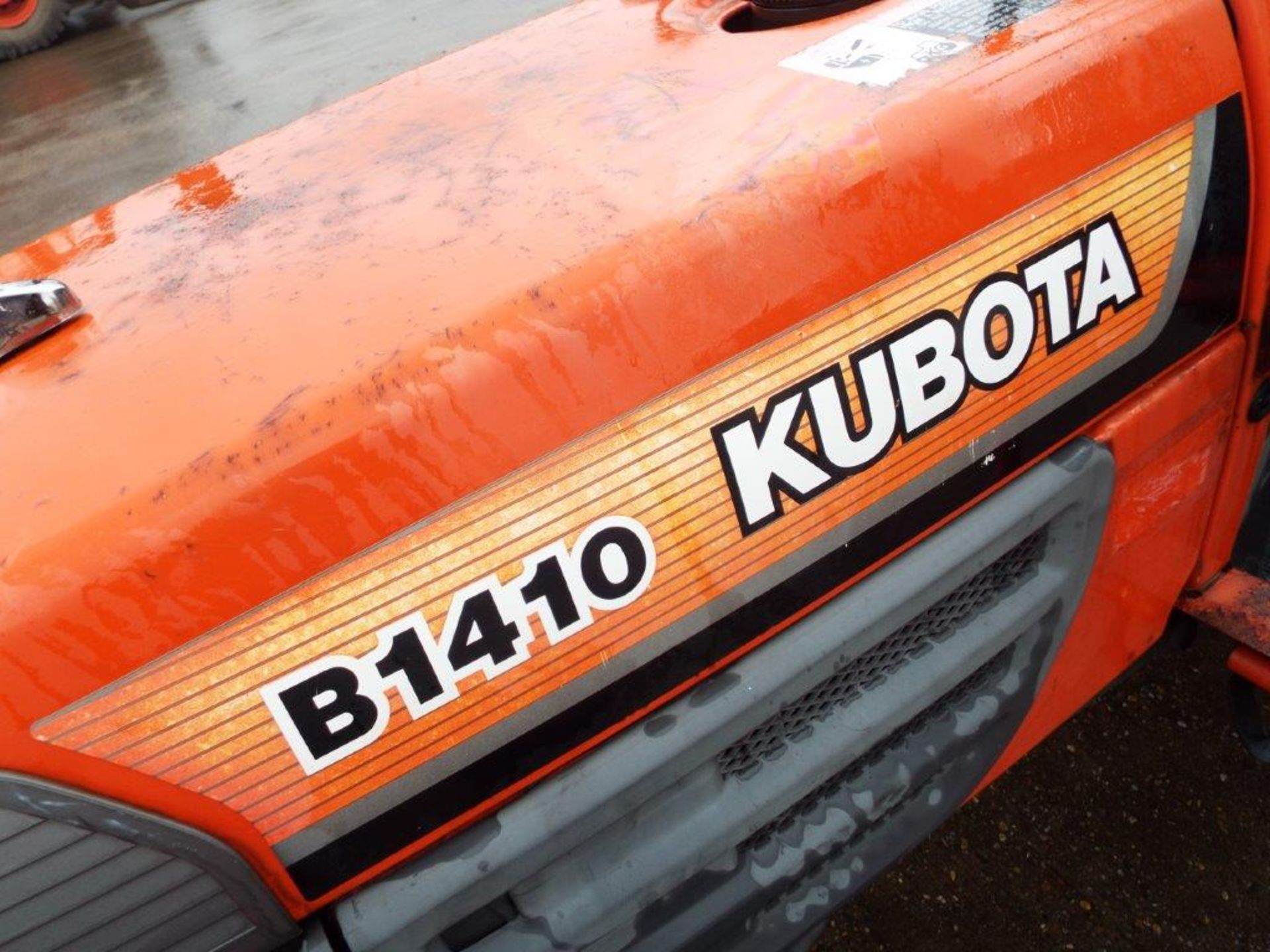 Kubota B1410D 4WD Diesel Powered Compact Tractor with Hydraulic Snow Plough Attachment - Image 22 of 25