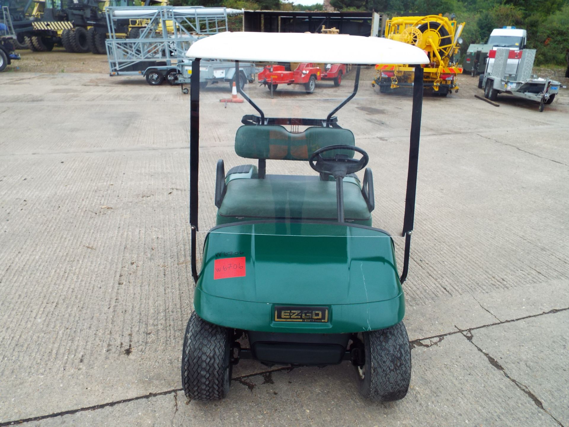 EZGO TXT Golf Buggy - Image 2 of 19