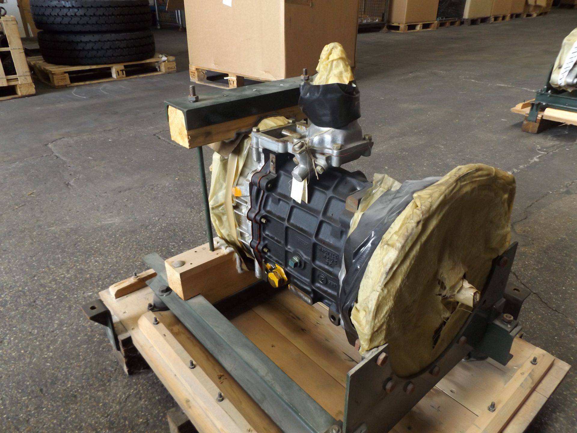 A1 Reconditioned Land Rover  LT77 Gearbox - Image 2 of 8