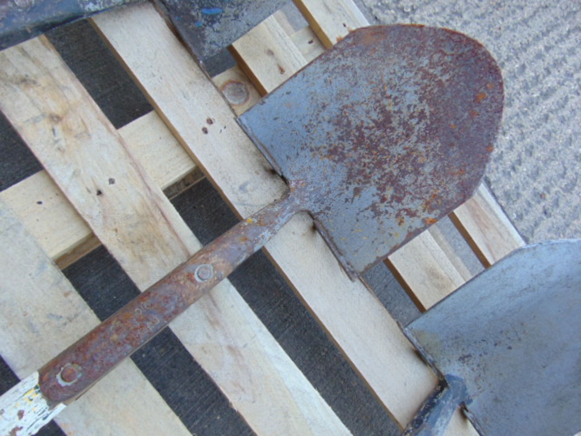 4 x T Handle Shovels - Image 4 of 6