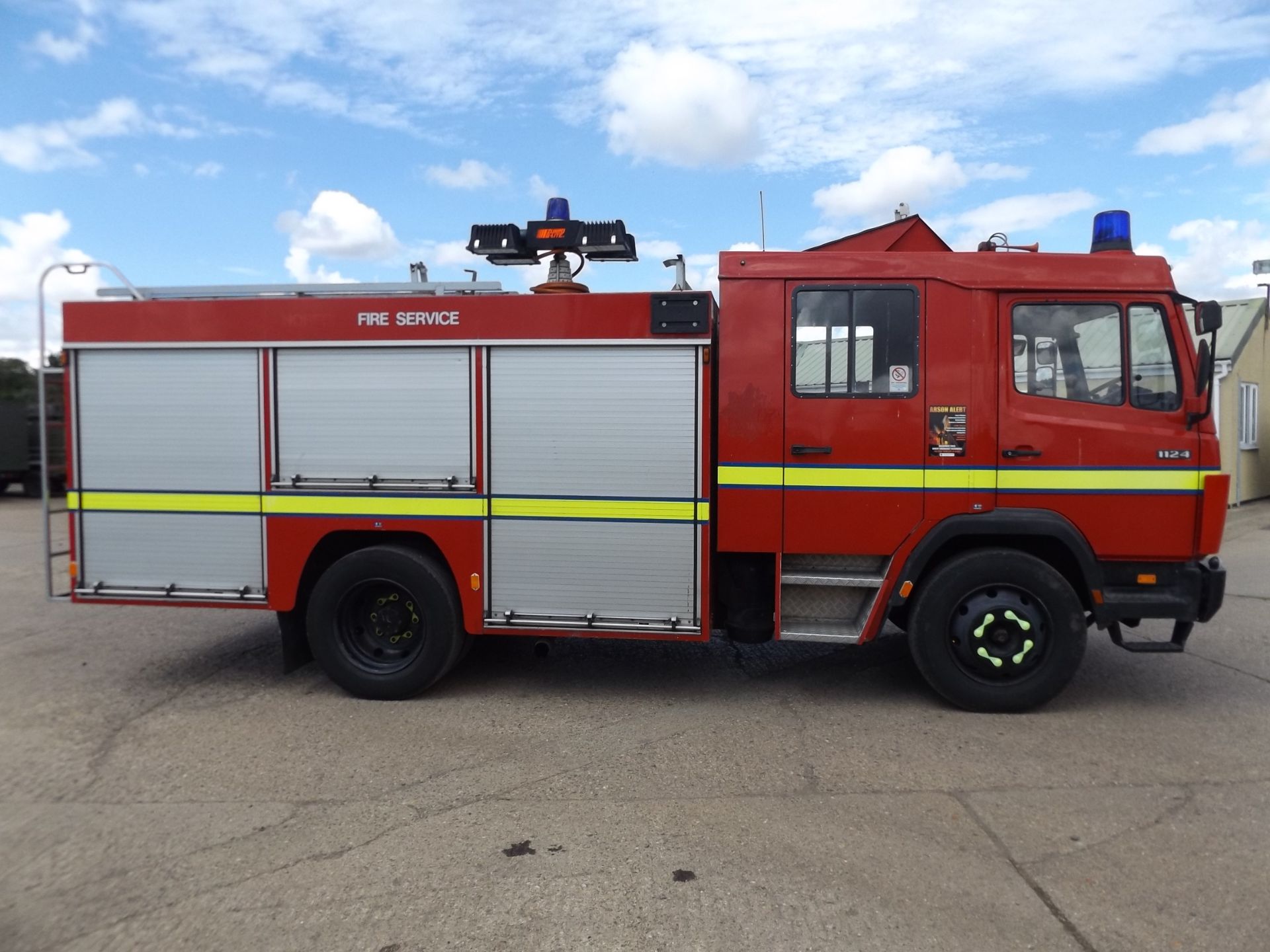 Mercedes 1124 Fire Engine - Image 8 of 16