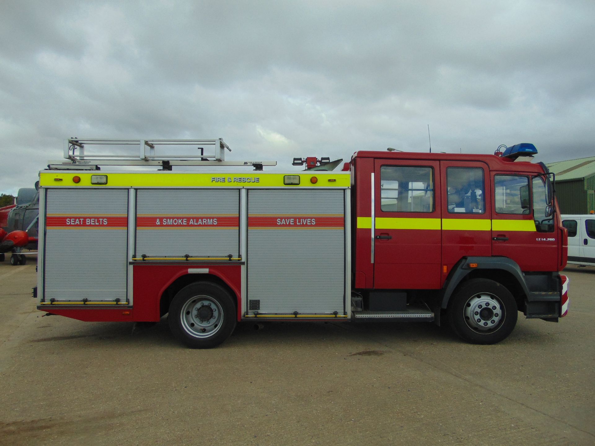 MAN LE 14.280 Fire Engine - Image 8 of 35