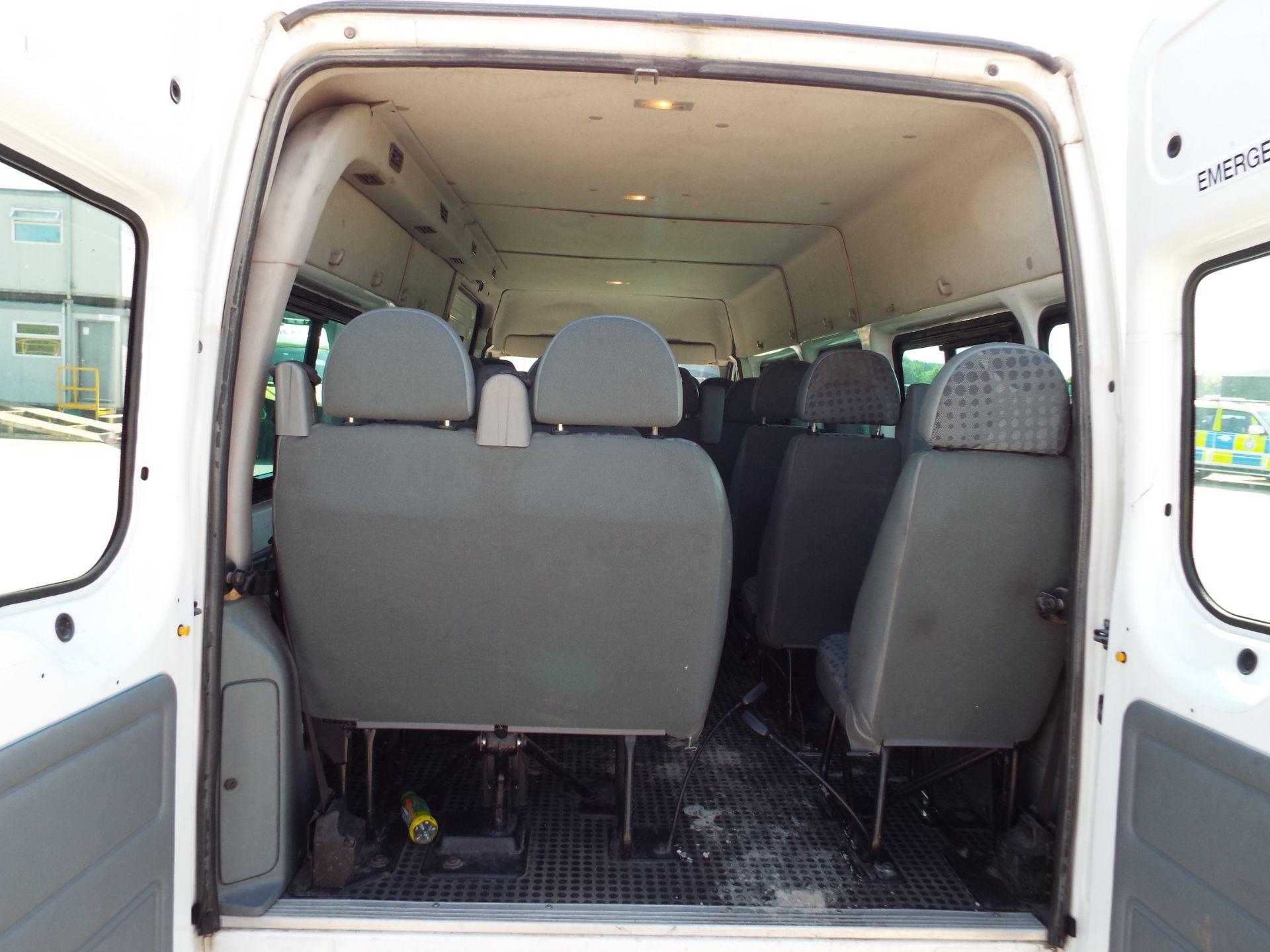 Ford Transit LWB 17 Seat Minibus - Bild 15 aus 18