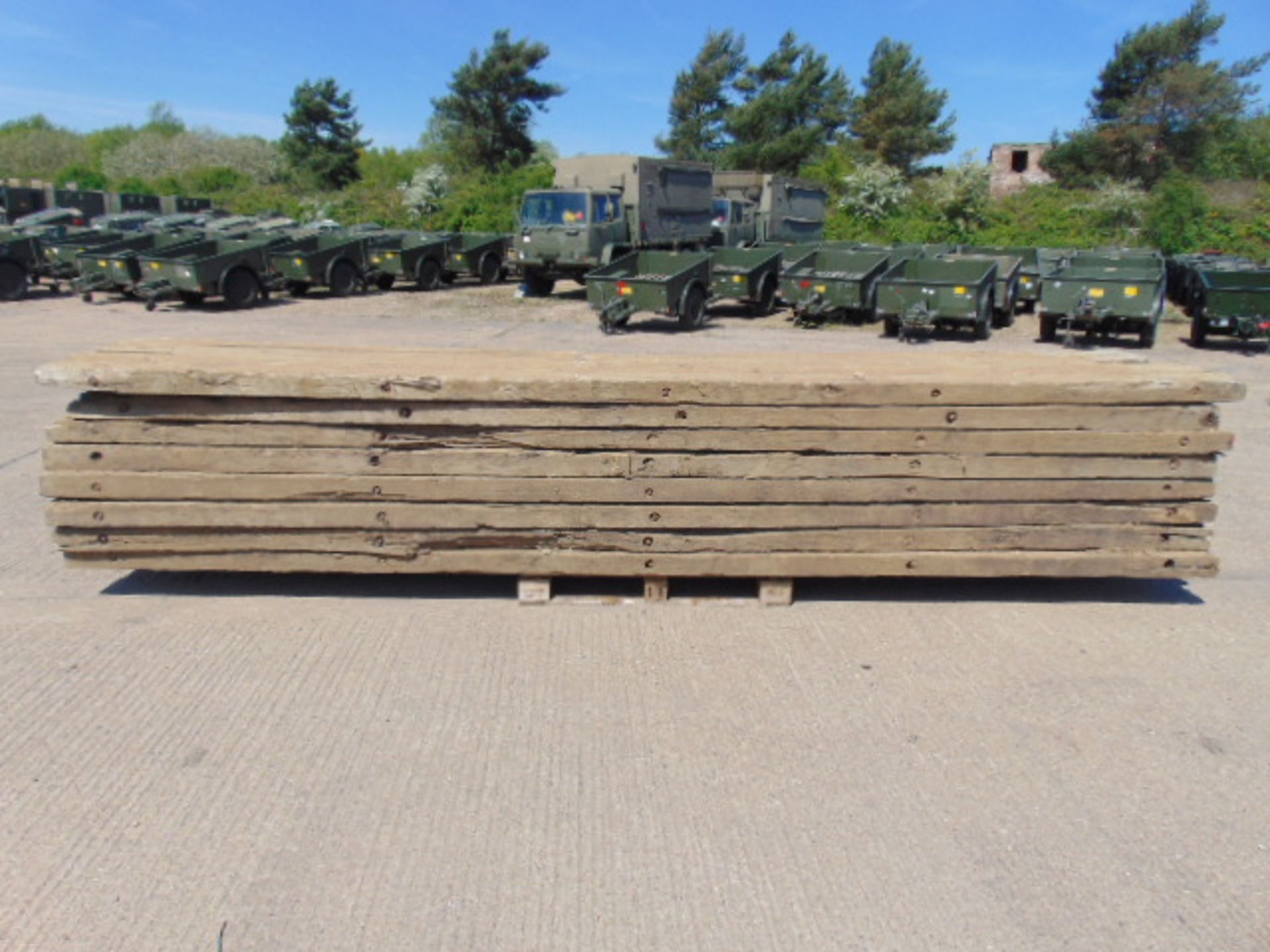 8 x 5m Hardwood Bog Mats for Excavators / Diggers etc - Image 3 of 8