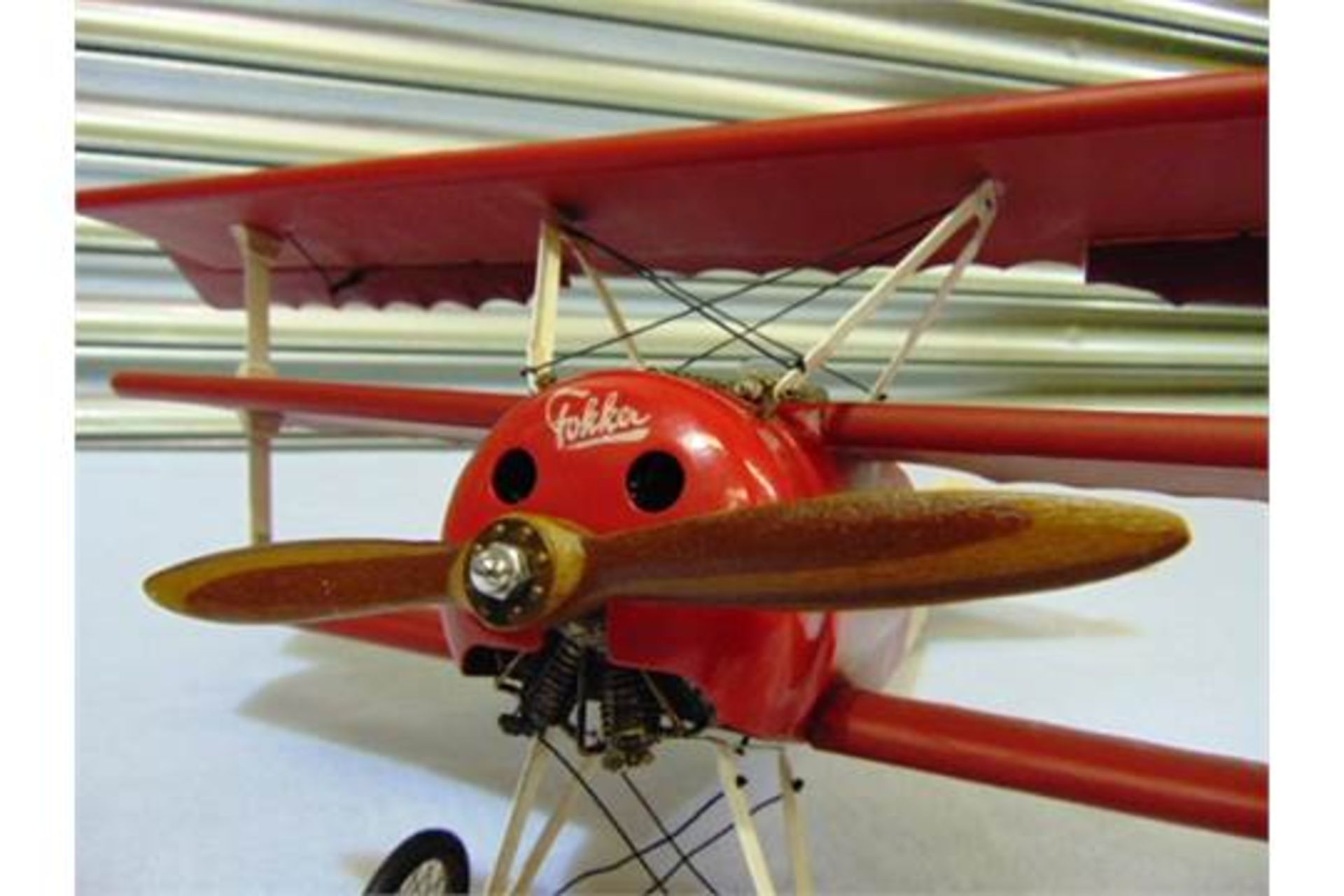 Legendary Red Baron's Fokker Triplane Detailed Model - Bild 3 aus 8