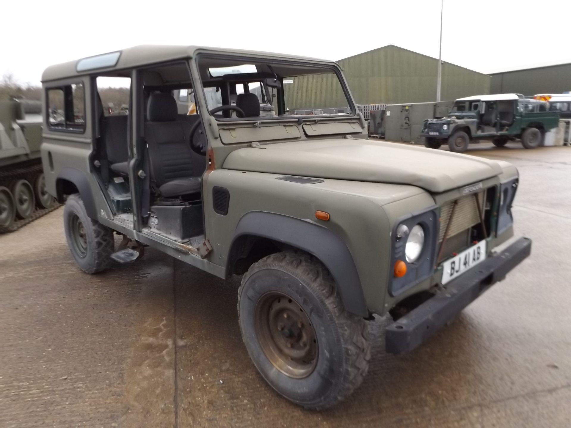 Land Rover Defender 110 TD5 suitable for spares or repairs