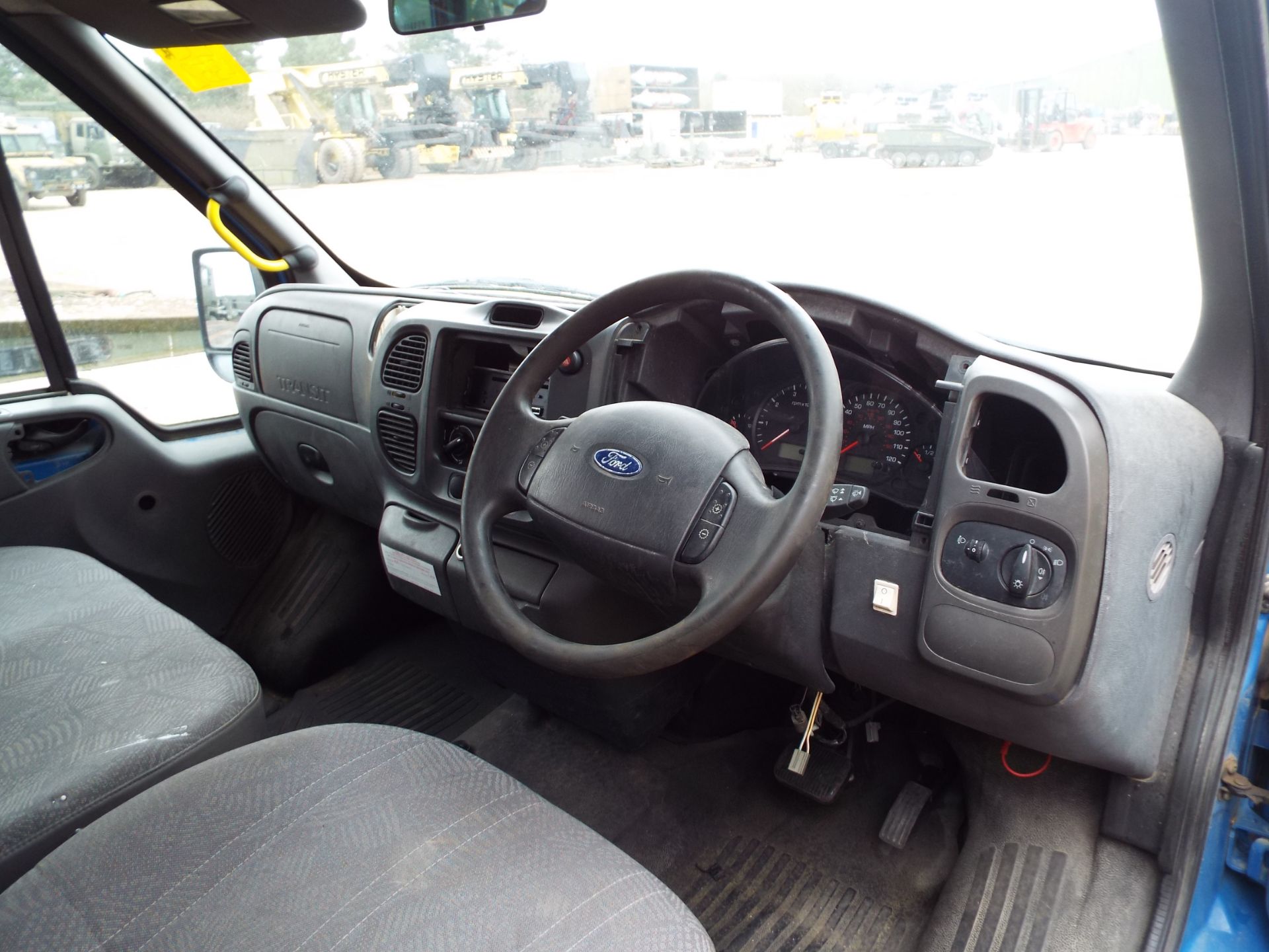 Ford Transit 9 Seat Minibus - Image 7 of 17