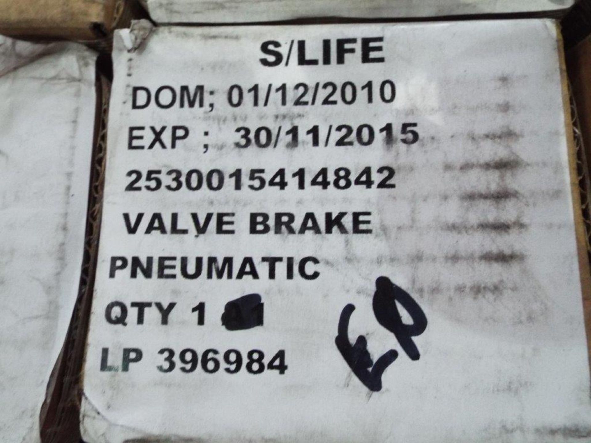 24 x Bendix Pneumatic Brake Valves P/No 5013734 - Image 7 of 8