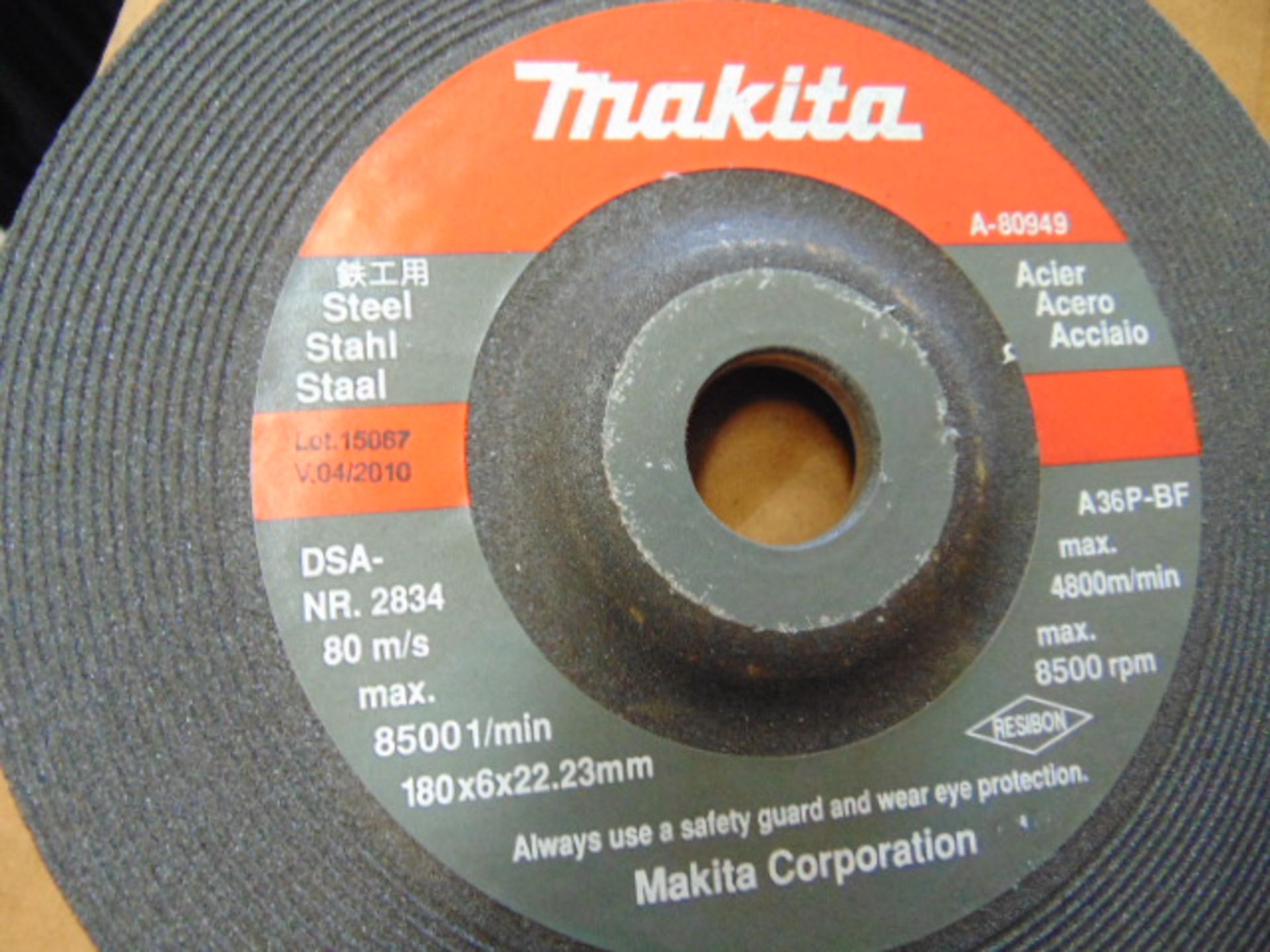 70 x Makita 180 x 6 x 22.23mm Steel Discs - Image 3 of 3