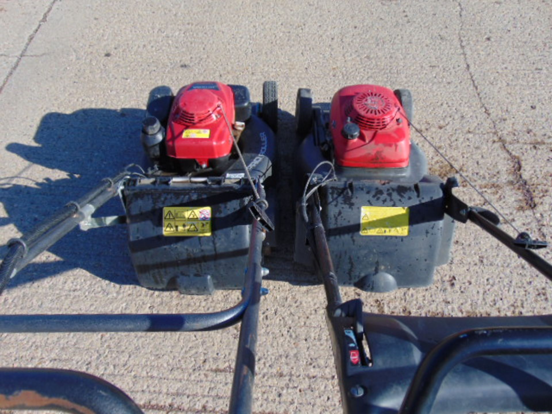 2 x Honda Lawnmowers - Image 3 of 9