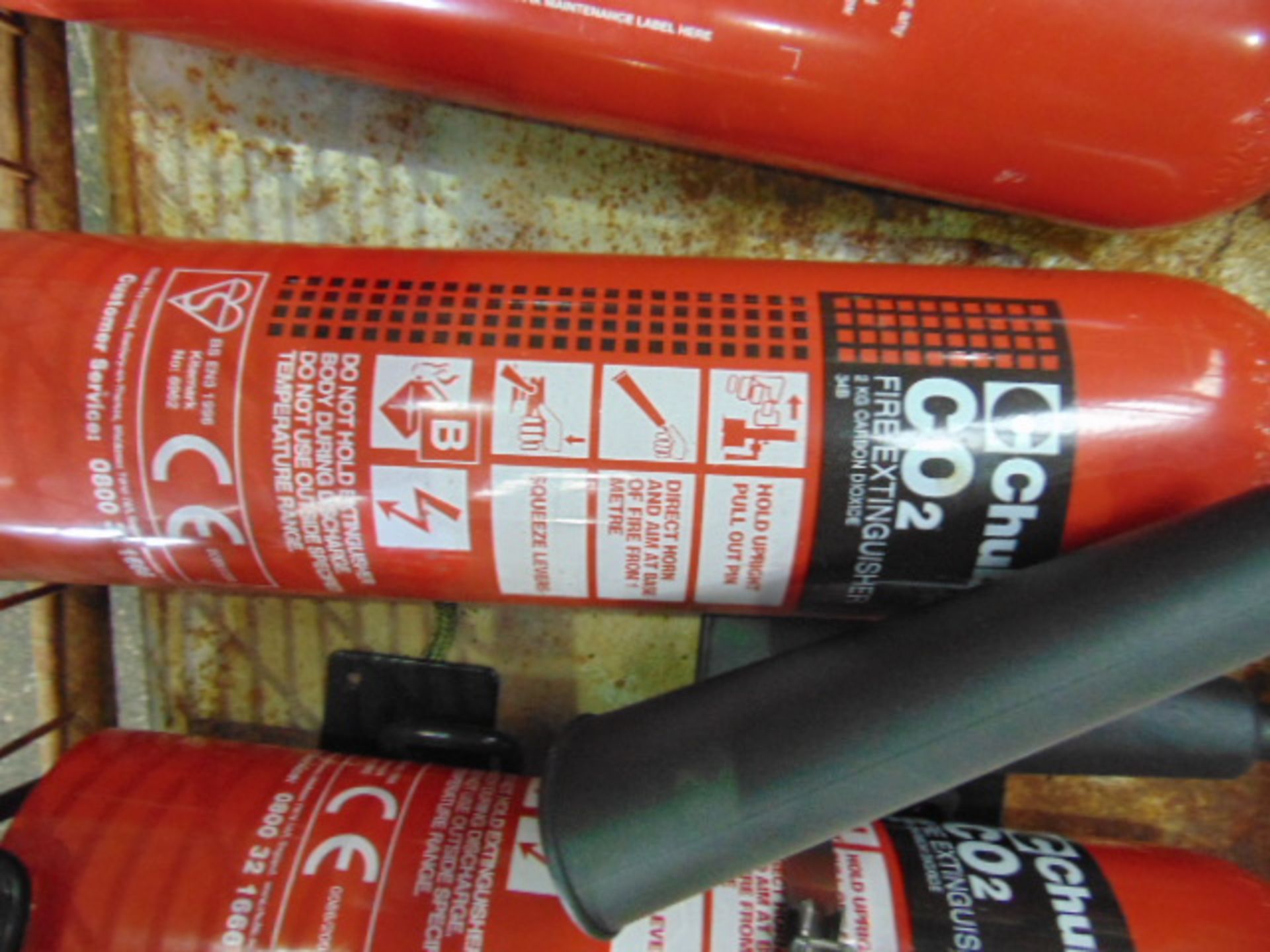 11 x Chubb 2KG CO2 Fire Extinguishers - Image 2 of 4