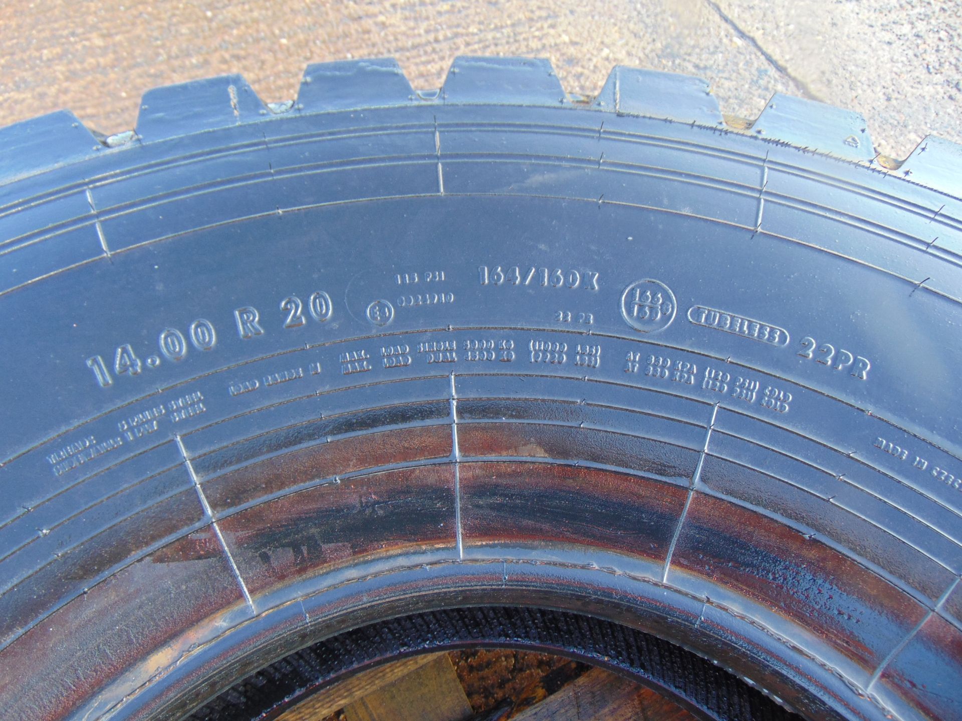 Continental 14.00 R20 Tyre - Image 3 of 5