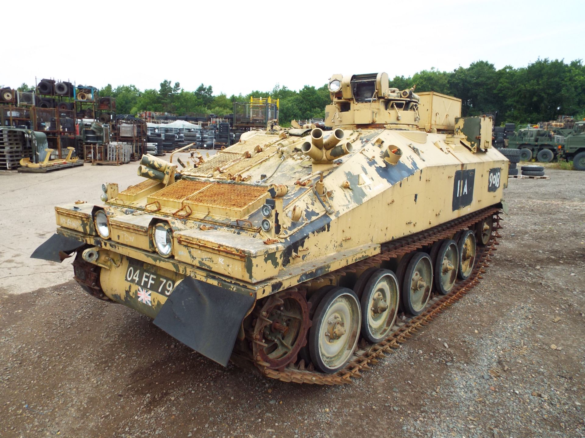 CVRT (Combat Vehicle Reconnaissance Tracked) Spartan Armoured Personnel Carrier - Bild 3 aus 33