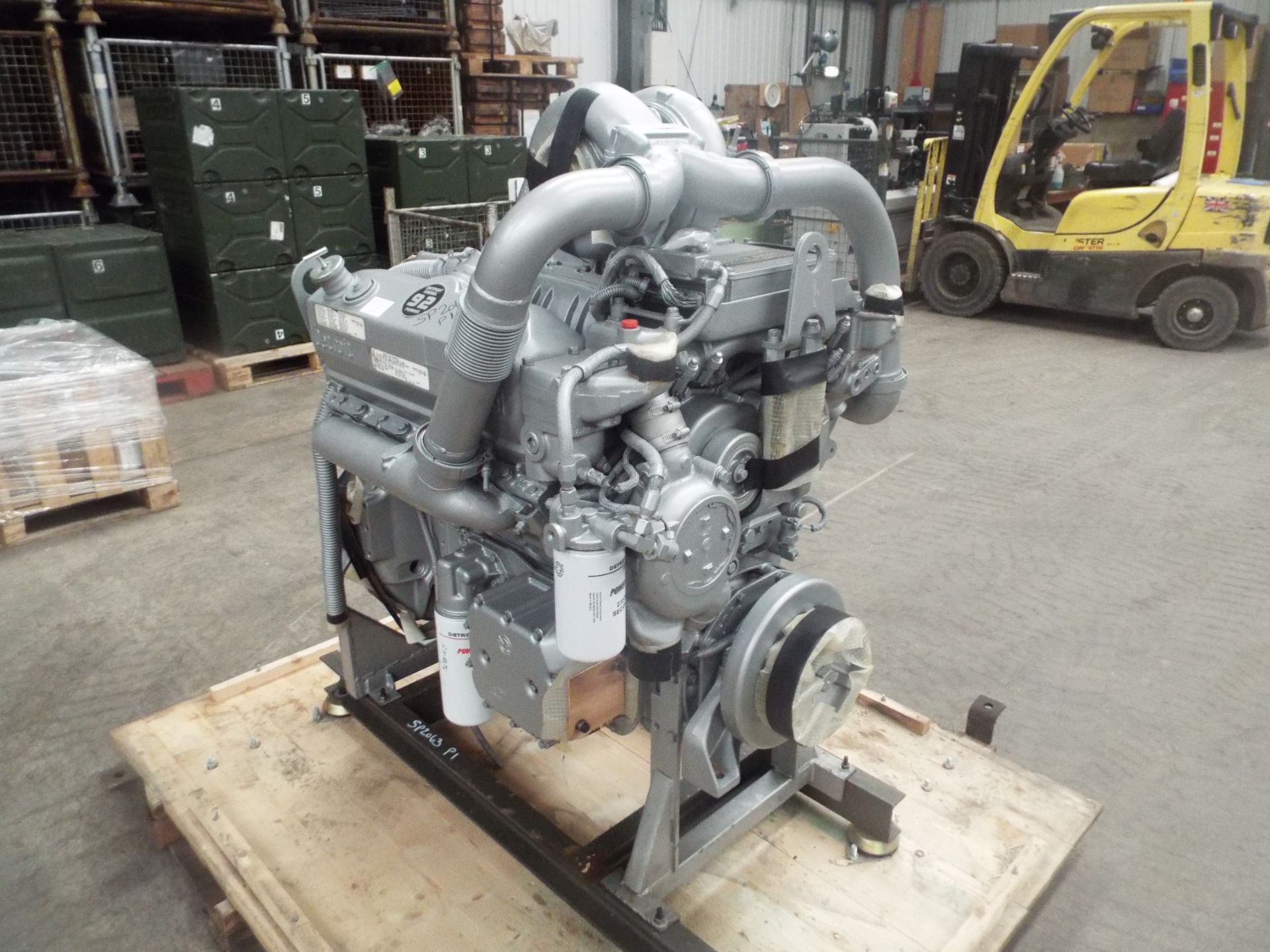 Detroit 8V-92TA DDEC V8 Turbo Diesel Engine Complete with Ancillaries and Starter Motor - Image 2 of 20