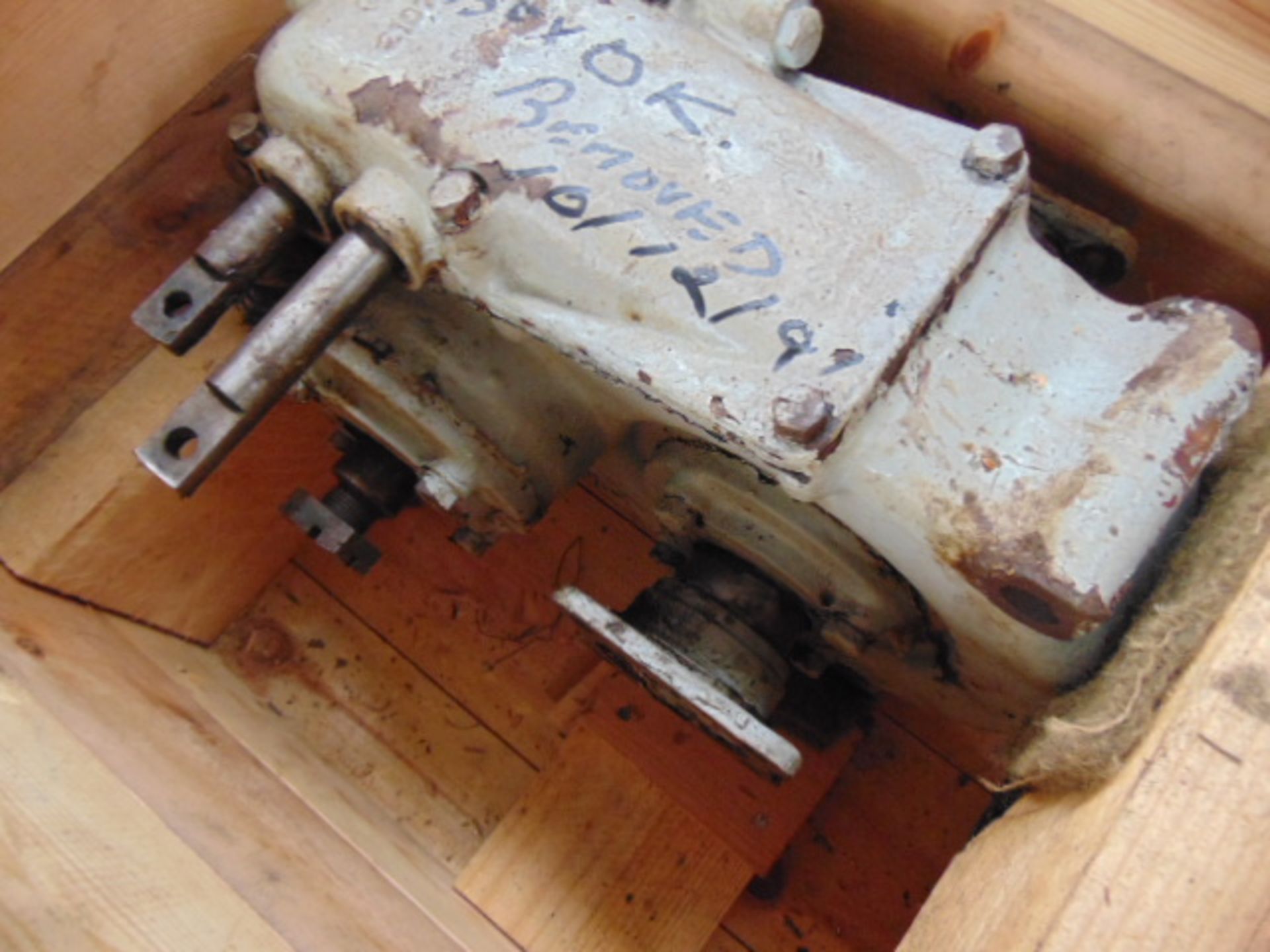 Very Rare Ex Reserve DUKW Water Propulsion Transfer Gearbox - Image 4 of 5