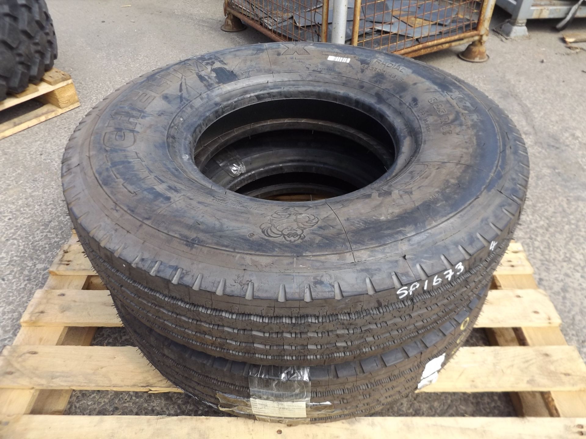 2 x Michelin XZA 8.25 R16 Tyres