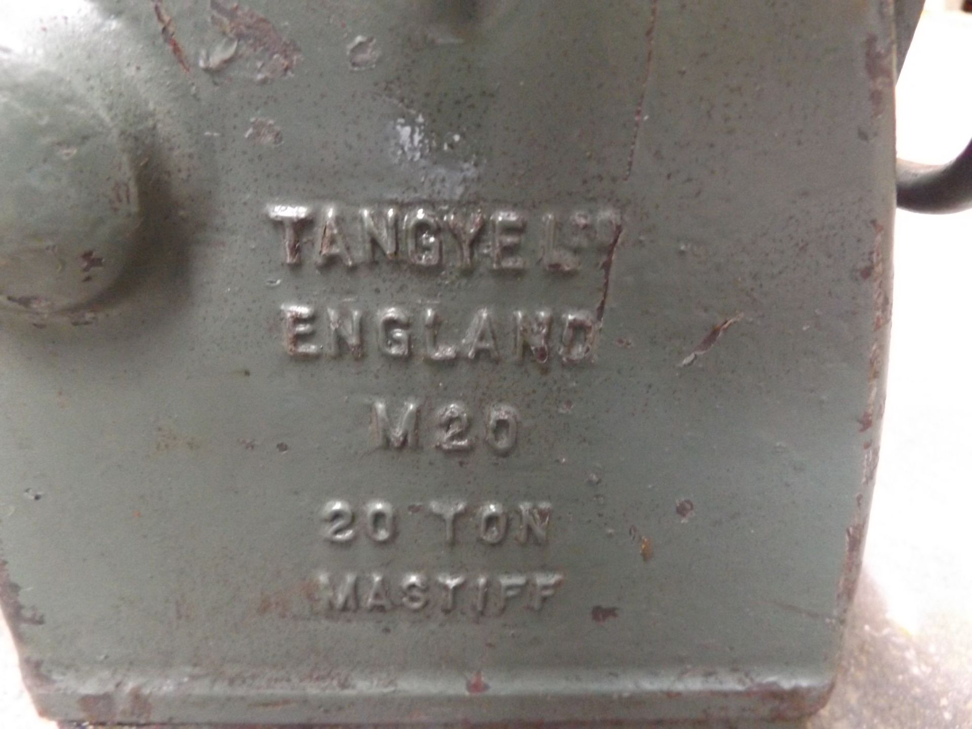 2 x Heavy Duty Tangye 20 Tonne Mastiff Jacks with Handles - Image 7 of 7