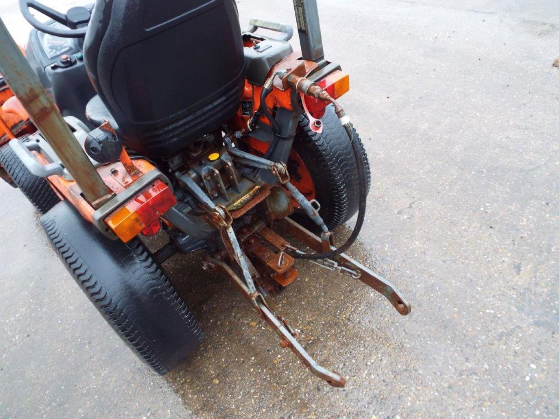 Kubota B1410D 4WD Diesel Powered Compact Tractor with Hydraulic Snow Plough Attachment - Image 19 of 25