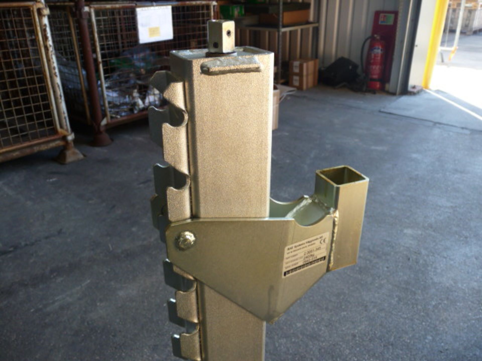 Hagglunds BV 2400kg High Lift Jack - Image 3 of 4