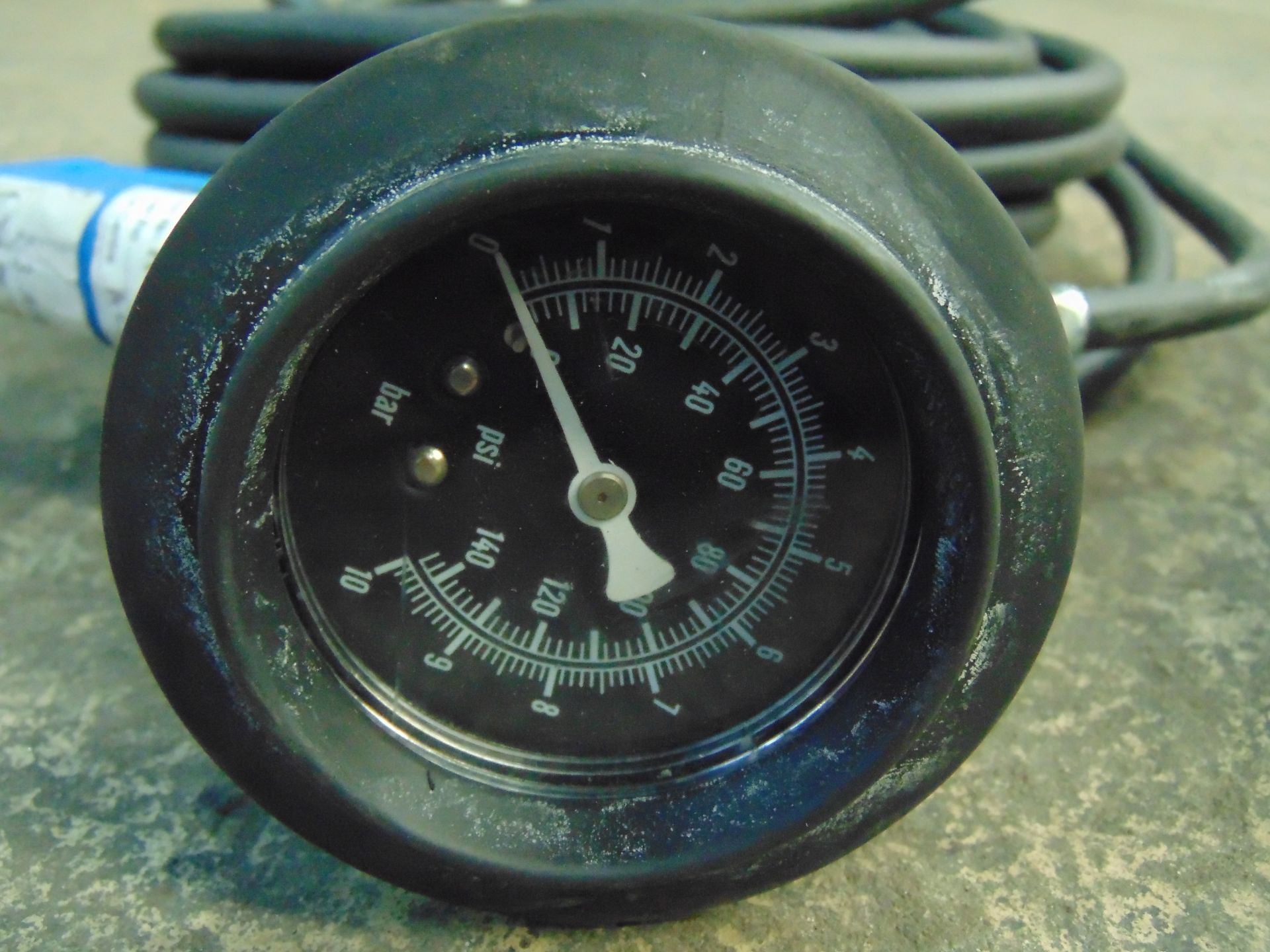 4 x Tyre Inflators with Gauges - Image 6 of 9