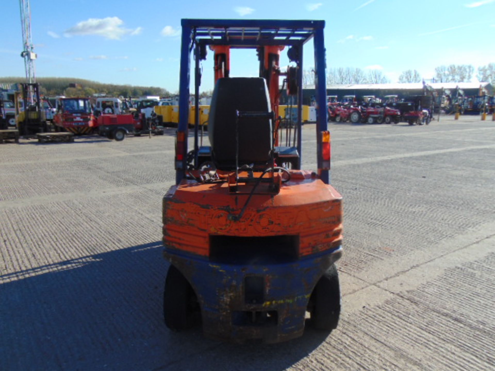 Toyota 42 5FGF25 LPG Gas Triple Mast Forklift - Image 6 of 12